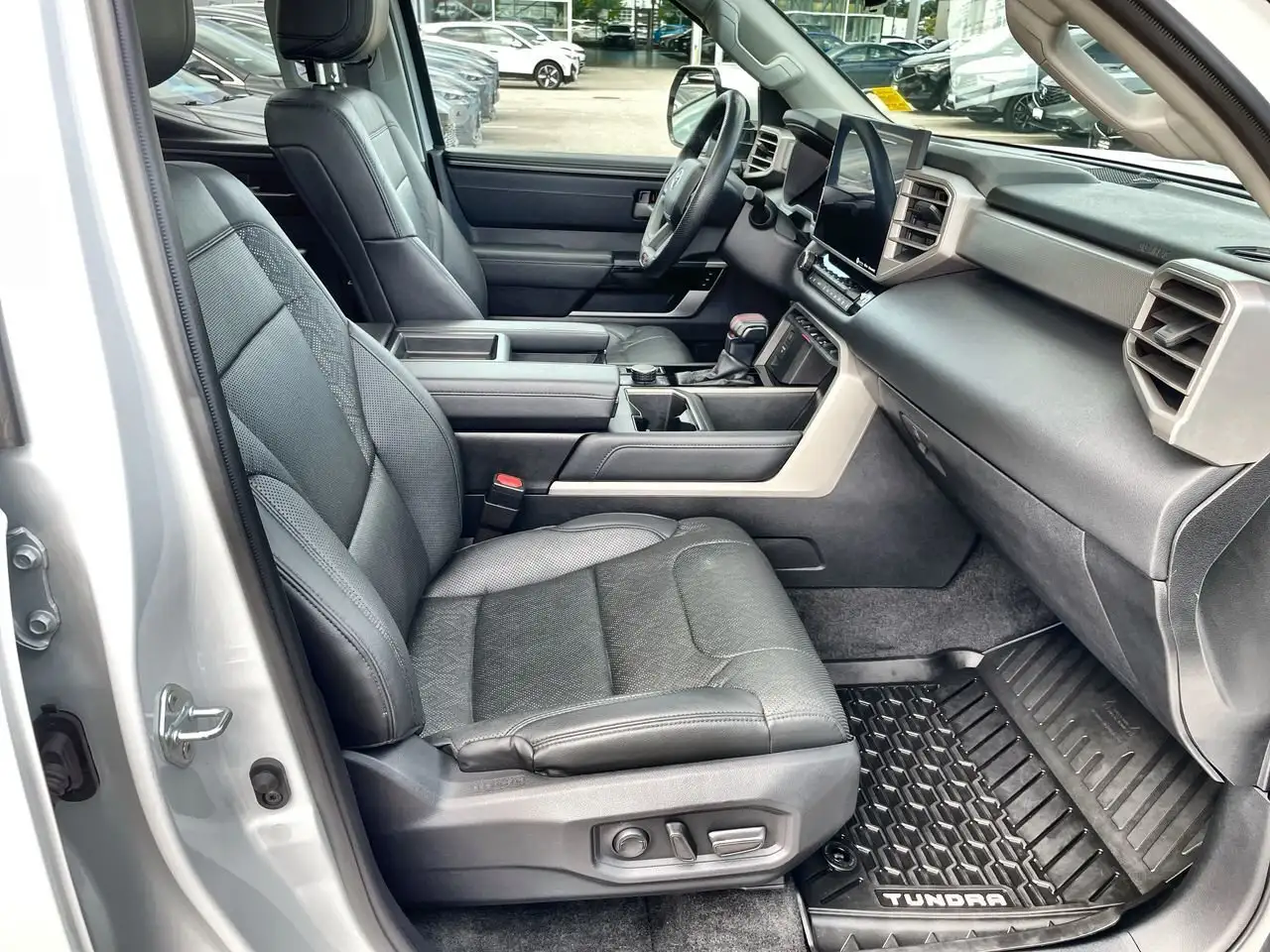 Toyota Tundra photo Toyota Tundra