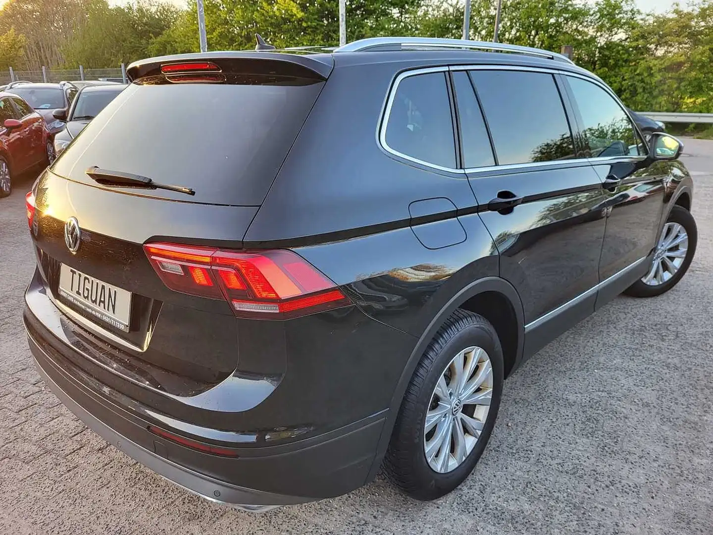 Volkswagen Tiguan Allspace Diesel 2.0 TDI SCR Comfortline Black - 2