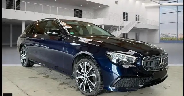 Mercedes-Benz E-Class view 2