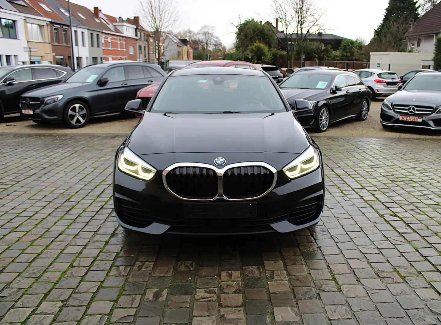 BMW 118 i Automaat !!! Zwart - 2