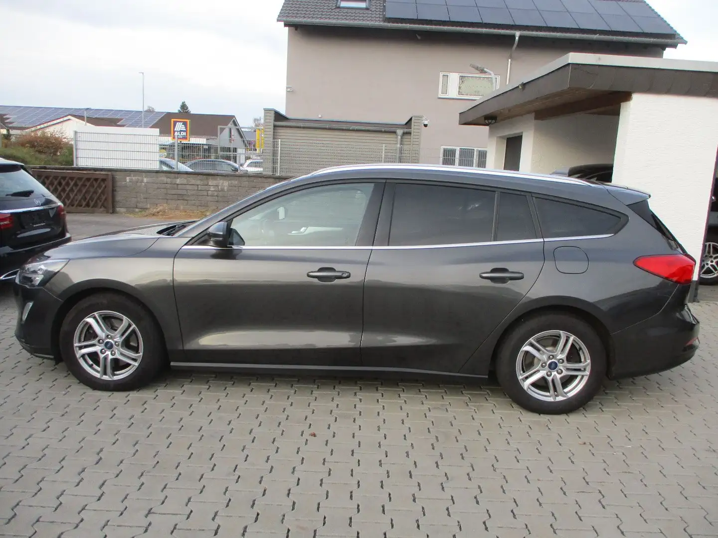 Ford Focus 1,5 NAVI KAMERA LED SPURH SITZH TEMPO PDC Grau - 1