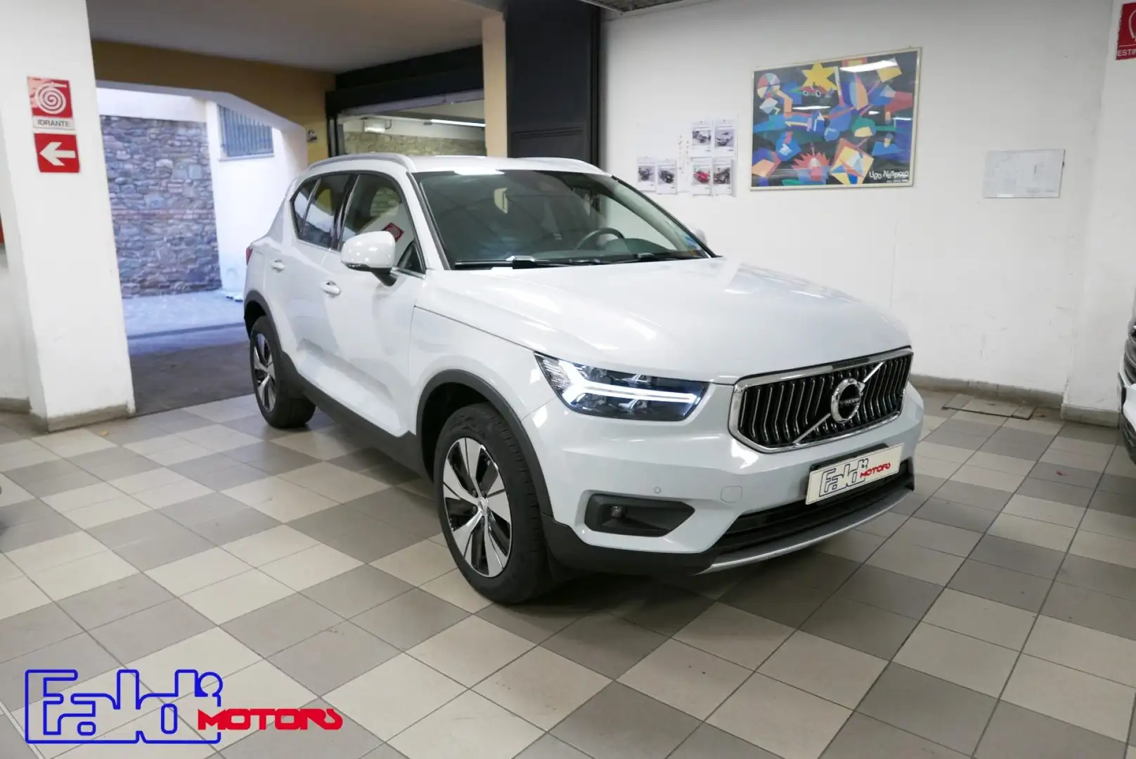 Volvo XC40 T4 Recharge Plug-in Hybrid Inscription Expression Bianco - 1