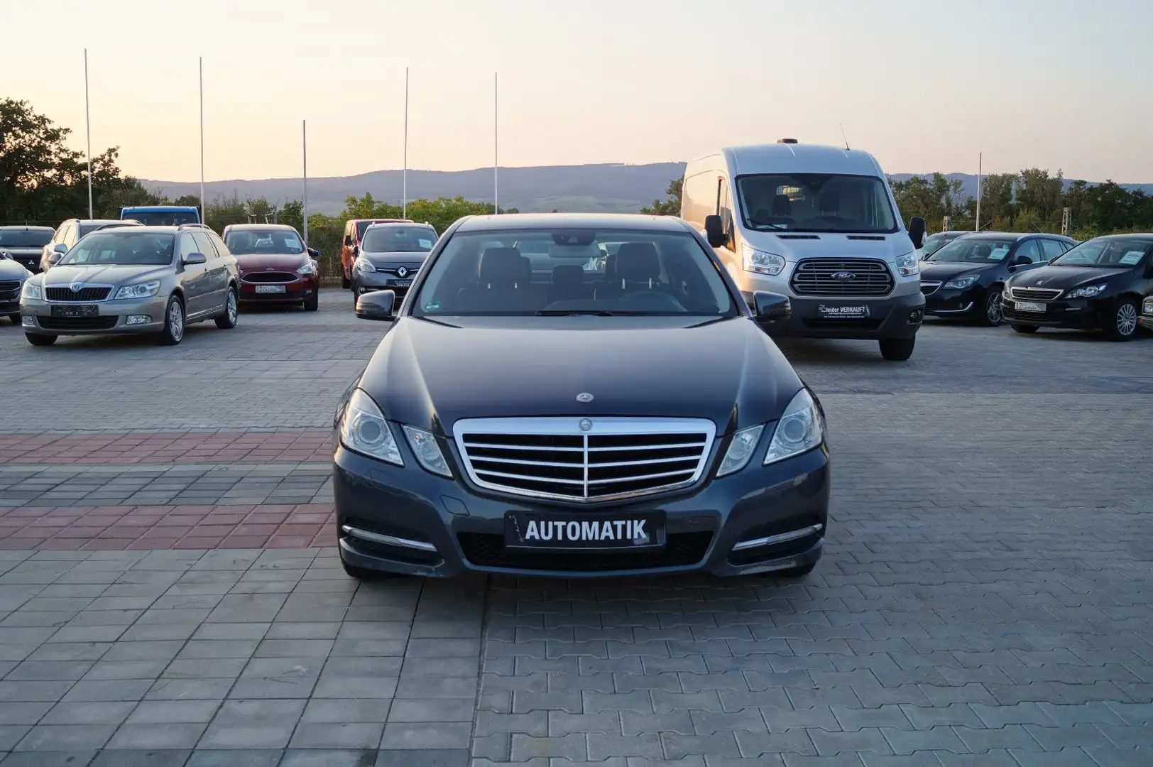 Mercedes-Benz E 300 CGI BlueEfficiency Avantgarde Bi-Xen Tempo Grau - 2
