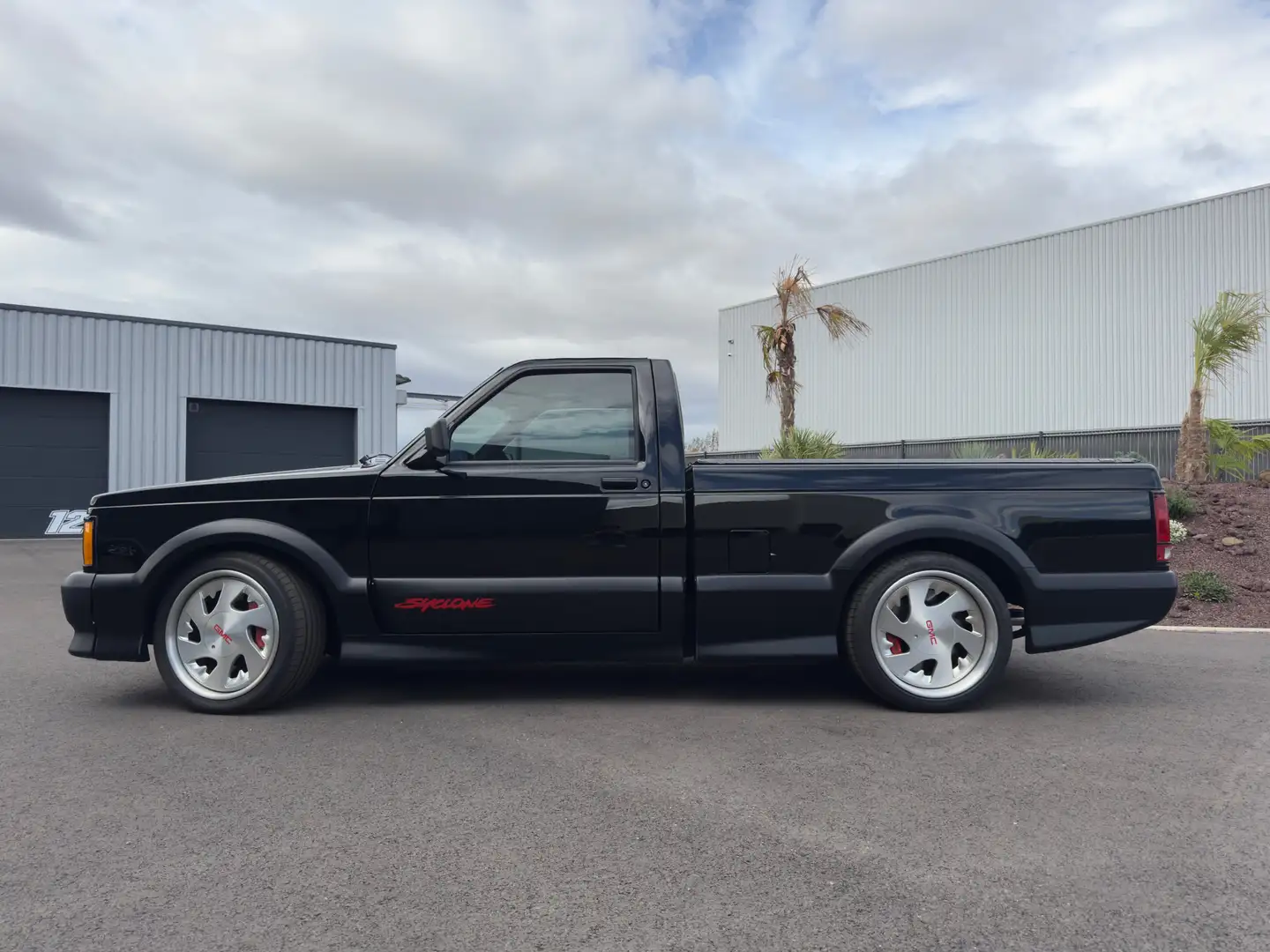 GMC Syclone 4.3L V6 Turbo AWD - N° 2986/2998 Schwarz - 2