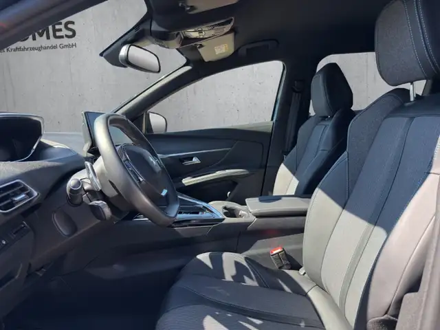 Peugeot 3008 view 9