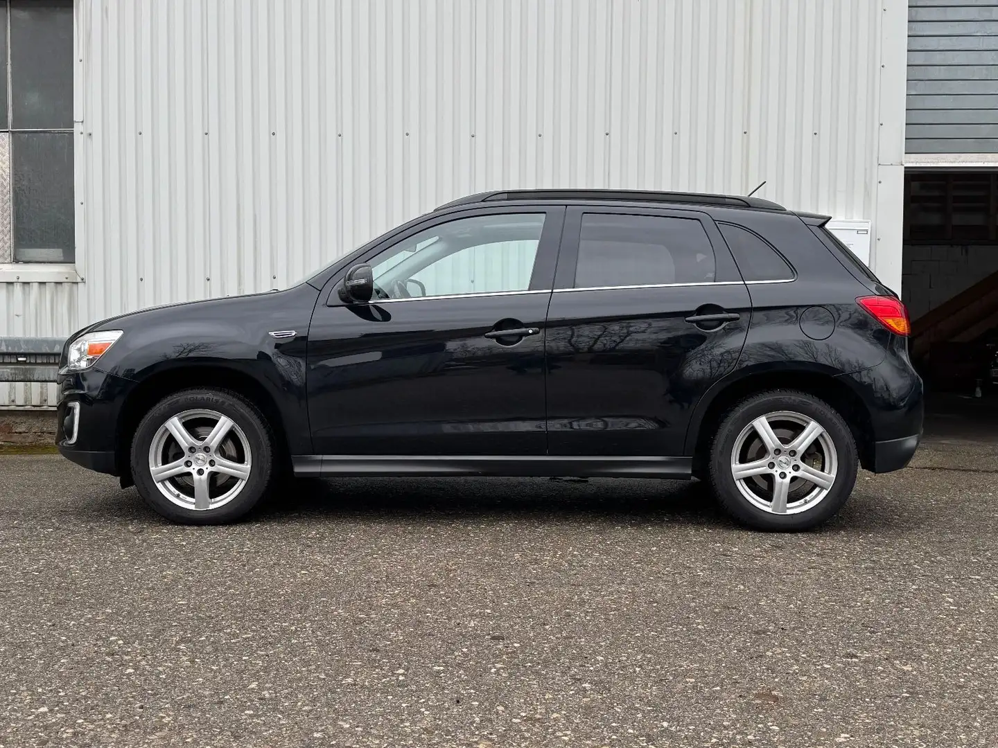 Mitsubishi ASX 2WD * Leder * Pano * Schwarz - 2