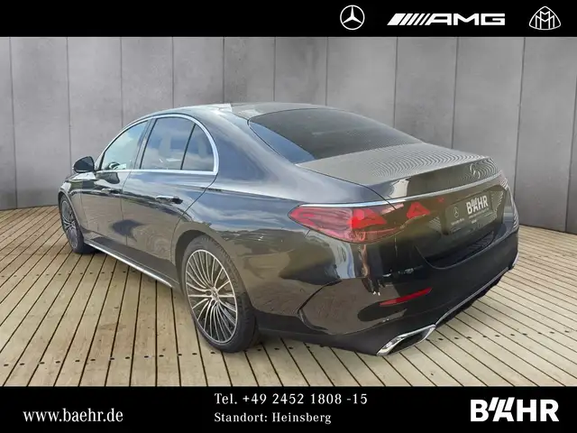 Mercedes-Benz E-Class view 3