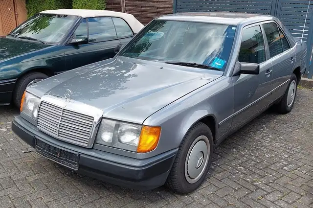 Mercedes-Benz E 230 Limousine O-KENNZEICHEN AUTOMATIK