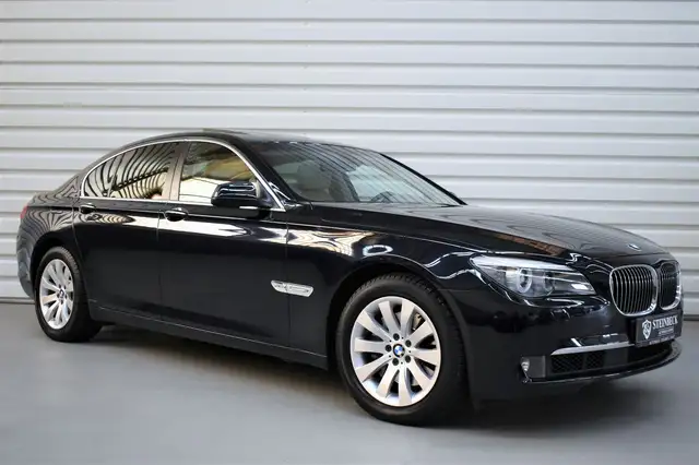 BMW 740 d xDrive+1.Hand+Bi-Xenon+Kamera+Memory+AHK