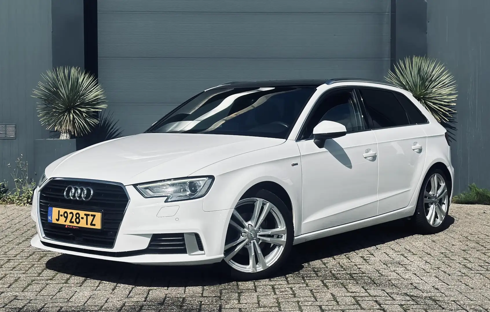 Audi A3 Sportback 1.5 TFSI CoD Sport S Line Edition Blanc - 2