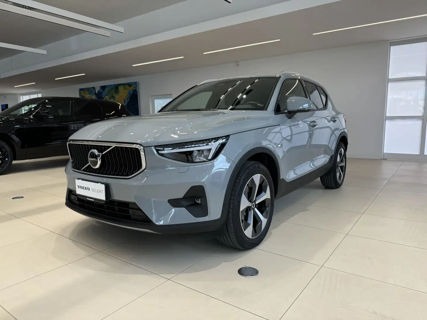 Volvo XC40 B3 automatico Plus Dark Gris - 1