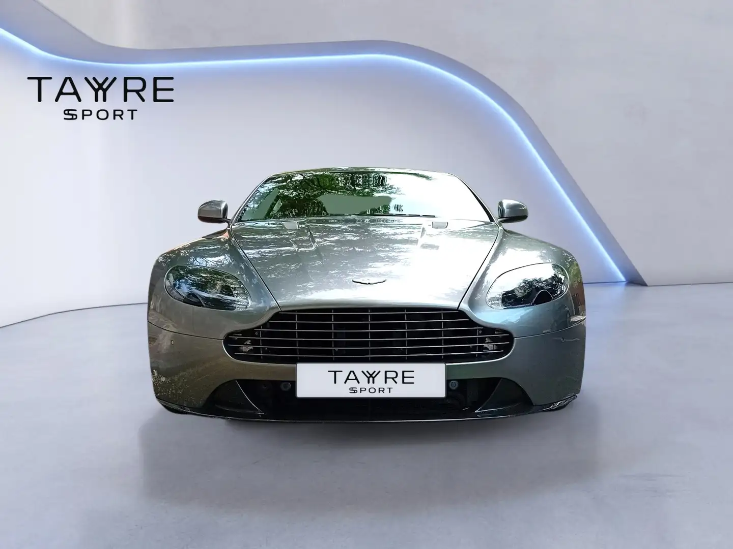 Aston Martin Vantage S Roadster - 2