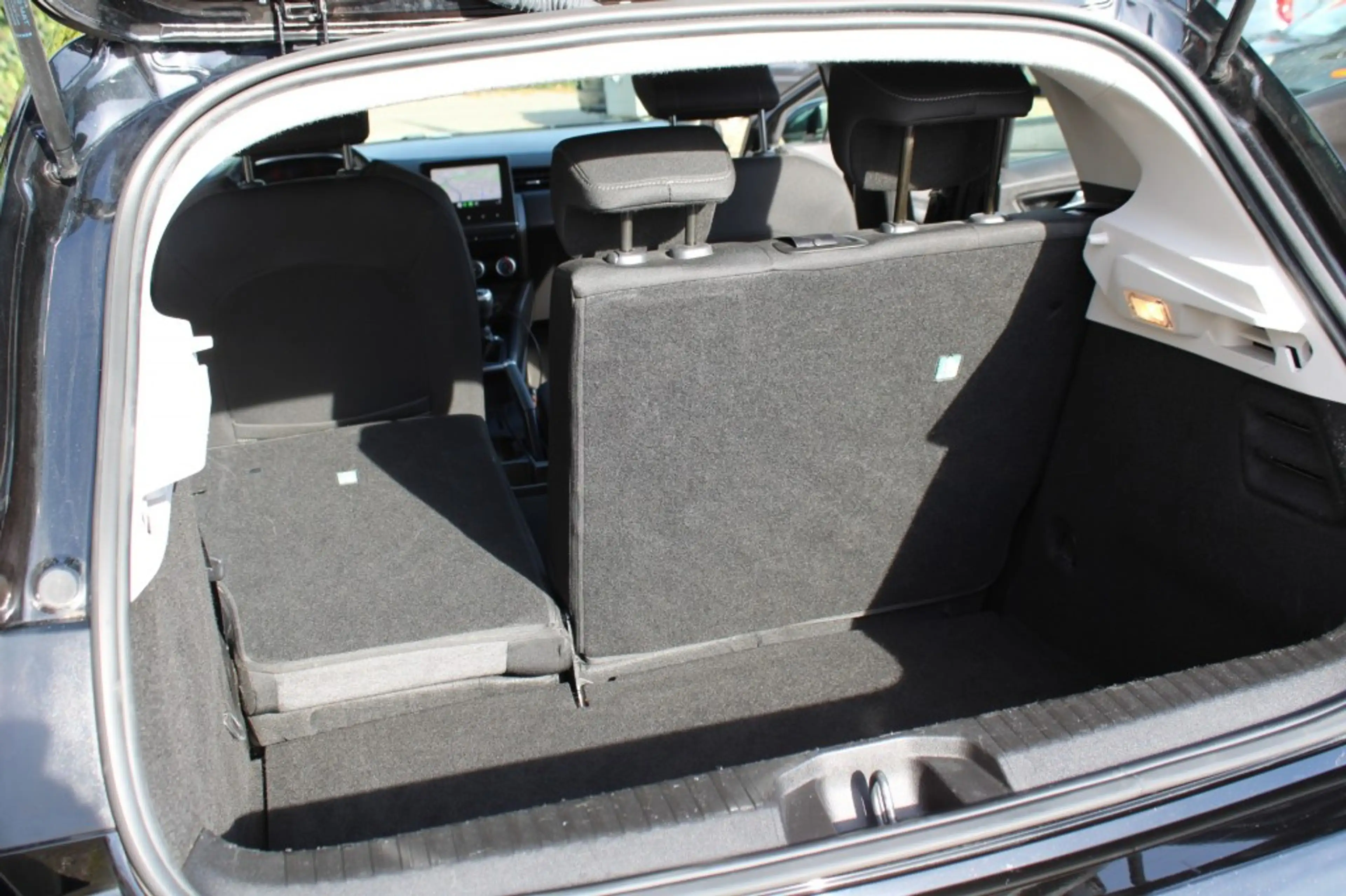 Renault Clio TCe 100 pk Zen — photo 11