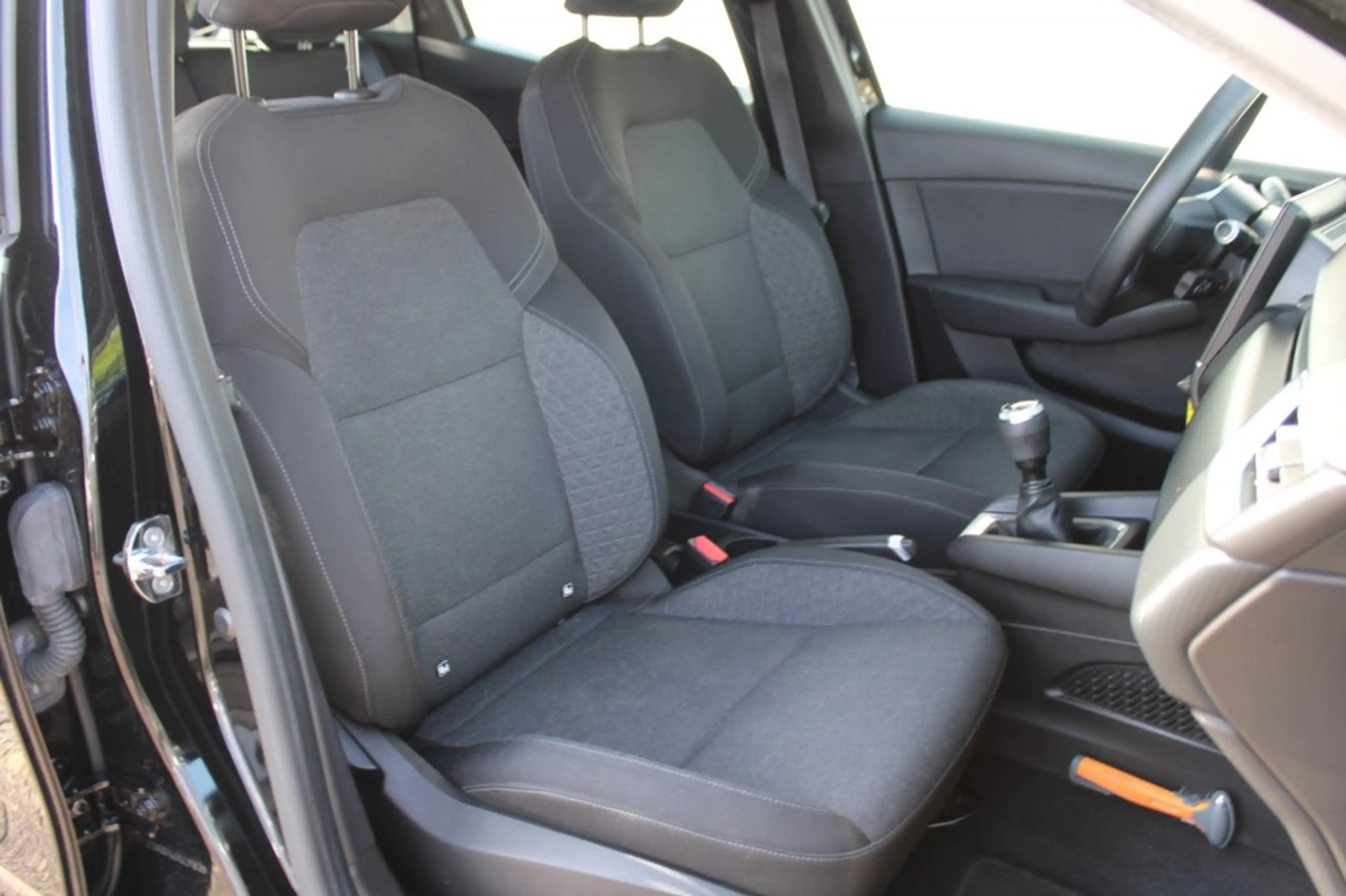 Renault Clio TCe 100 pk Zen — photo 15