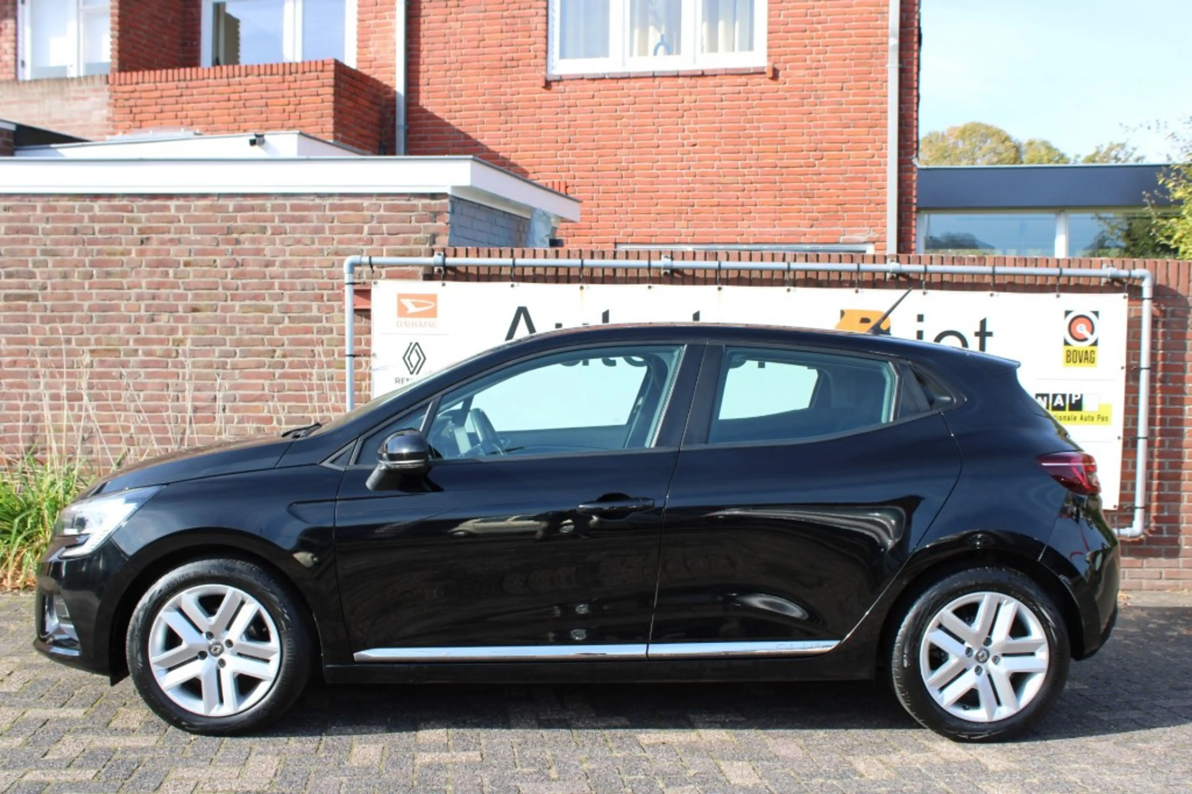 Renault Clio TCe 100 pk Zen — photo 3