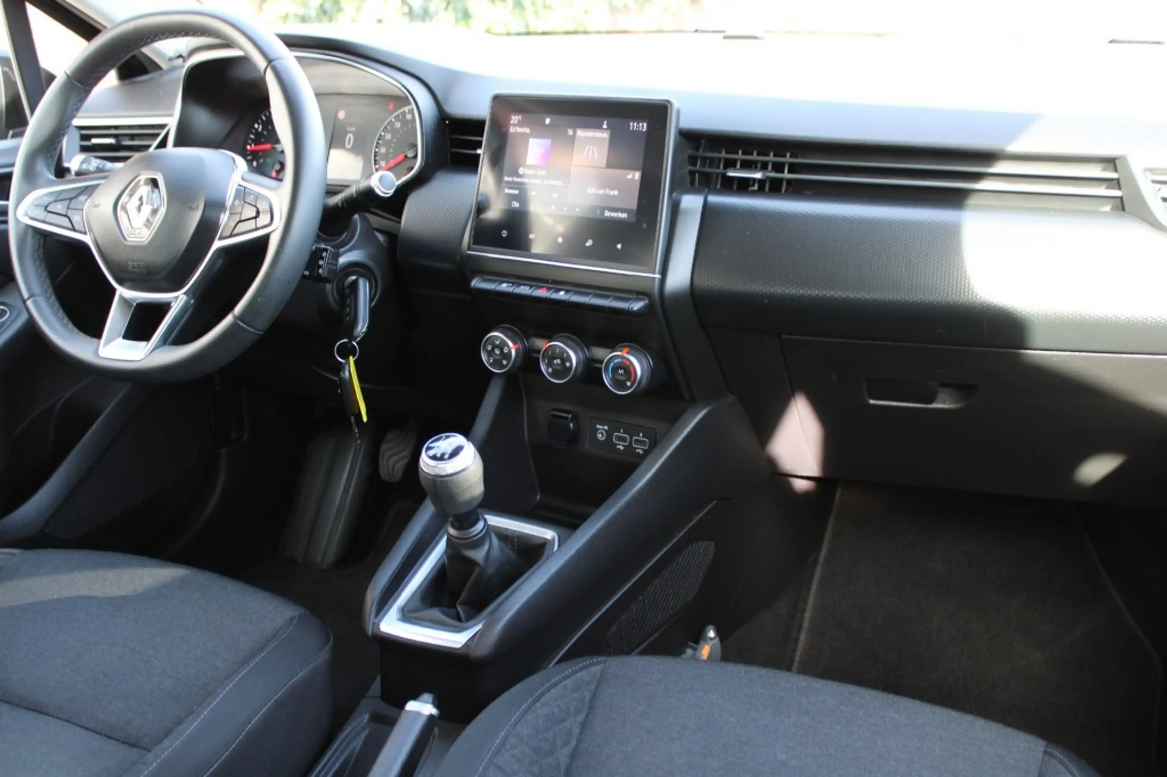 Renault Clio TCe 100 pk Zen — photo 13