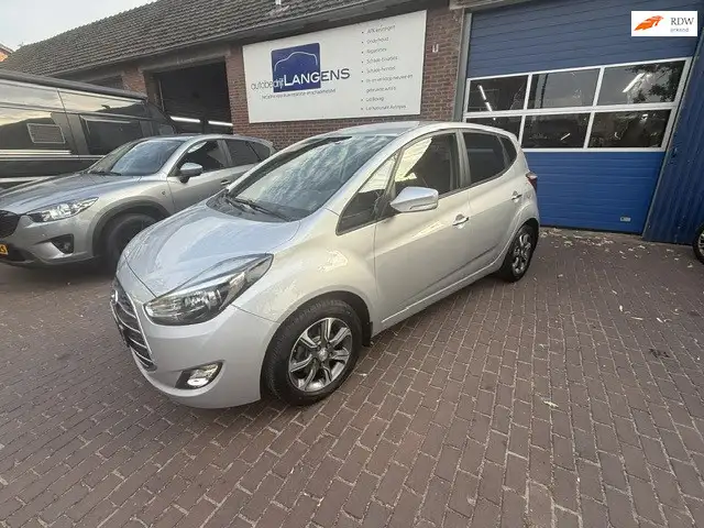 Hyundai iX20 1.6i Go! Stuur- en stoelverwarming , PDC Achter, C