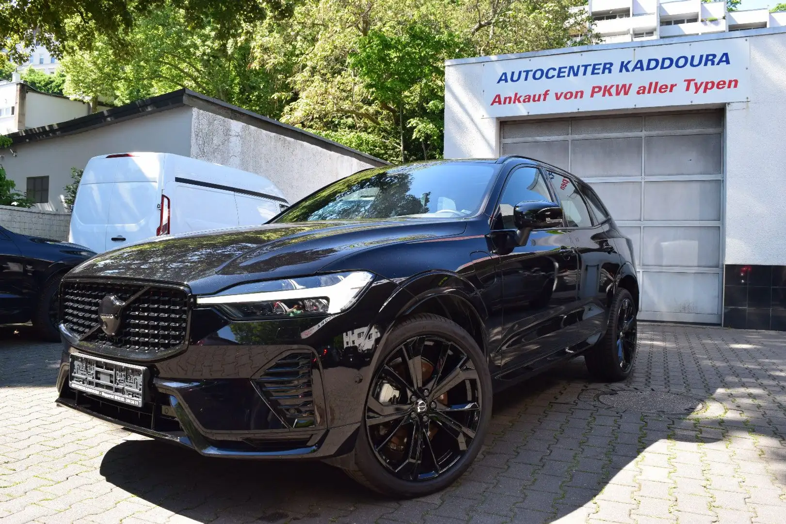 Volvo XC60 T6Plus Black Edition Recharge,360°,Pano,21" Schwarz - 1