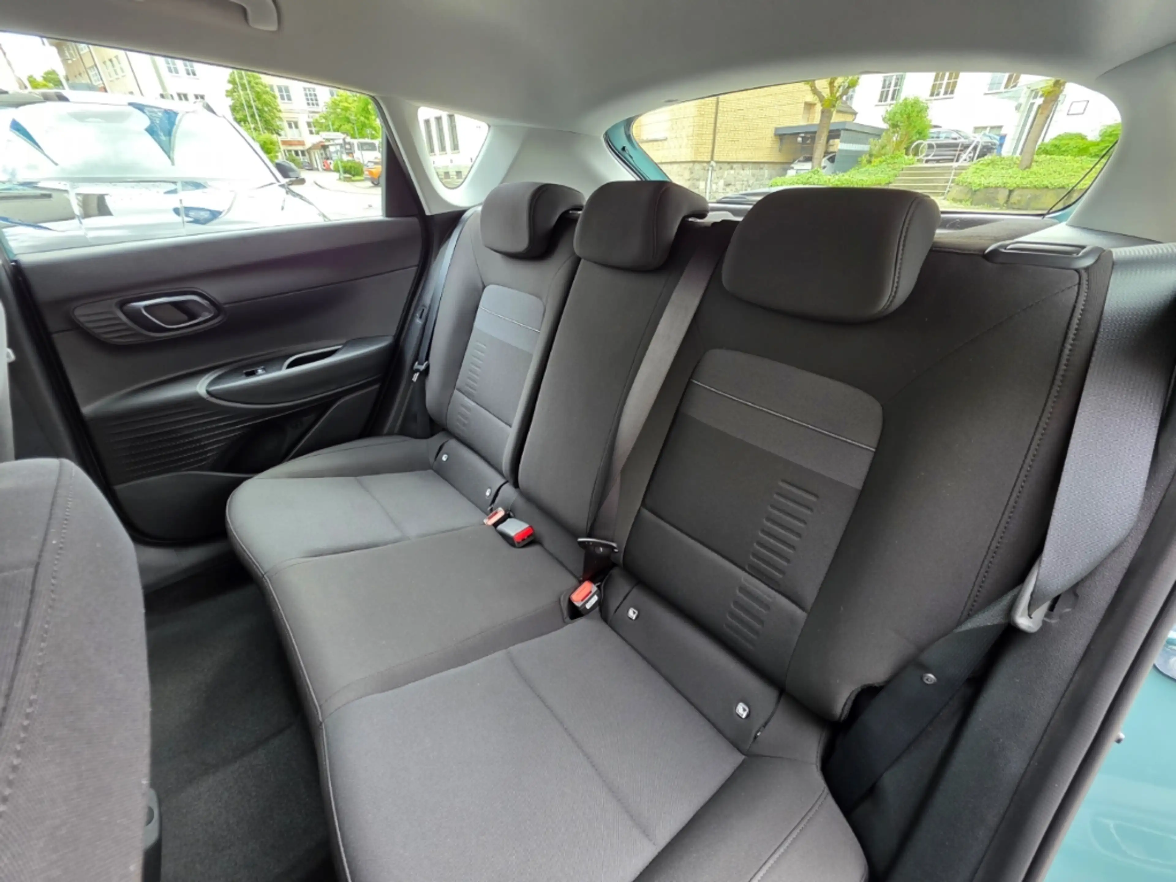 Hyundai BAYON 1.0 T-GDI 7-DCT Trend, Kamera, Navi, PDC, CarPlay, — photo 16