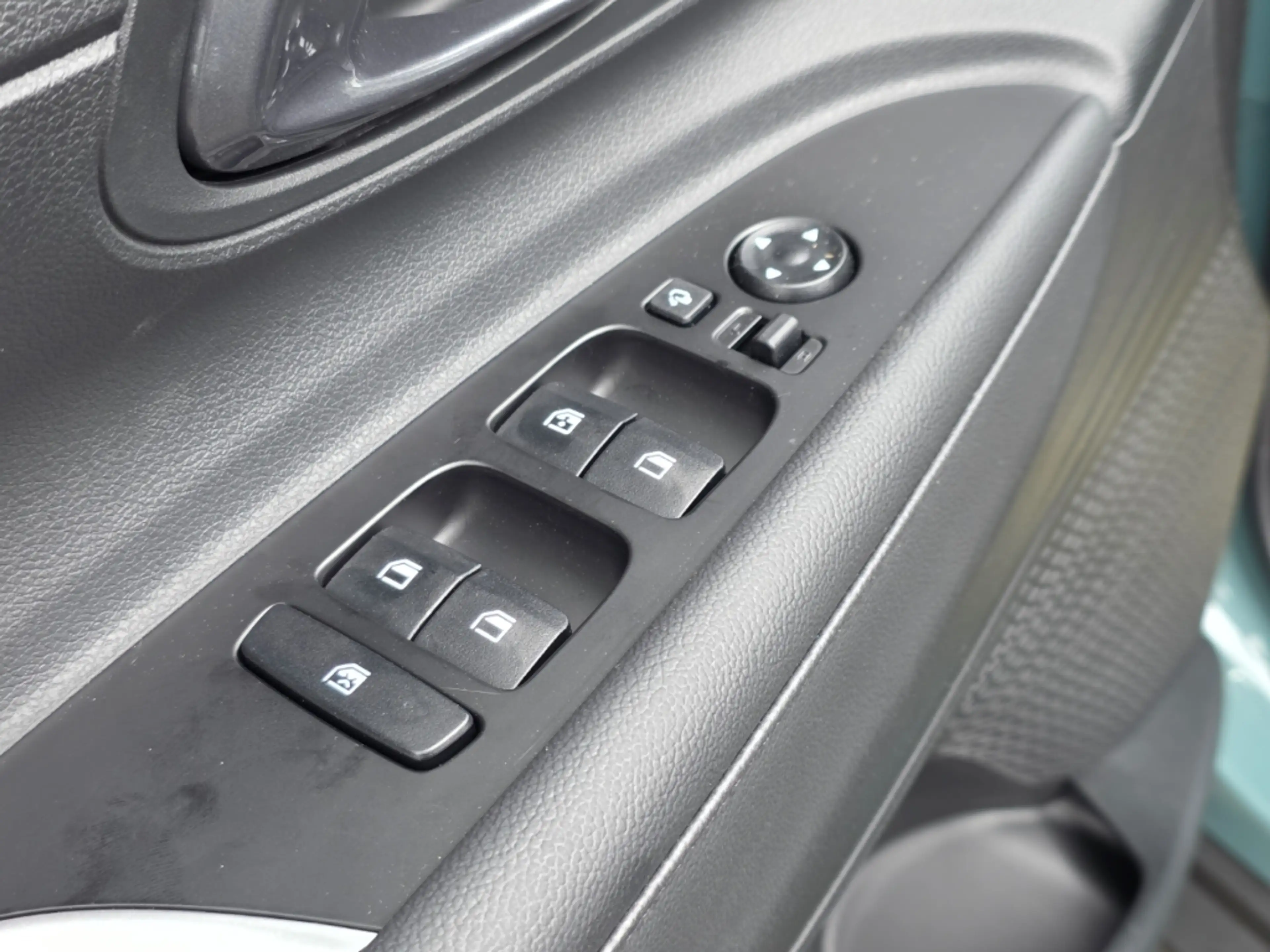 Hyundai BAYON 1.0 T-GDI 7-DCT Trend, Kamera, Navi, PDC, CarPlay, — photo 25