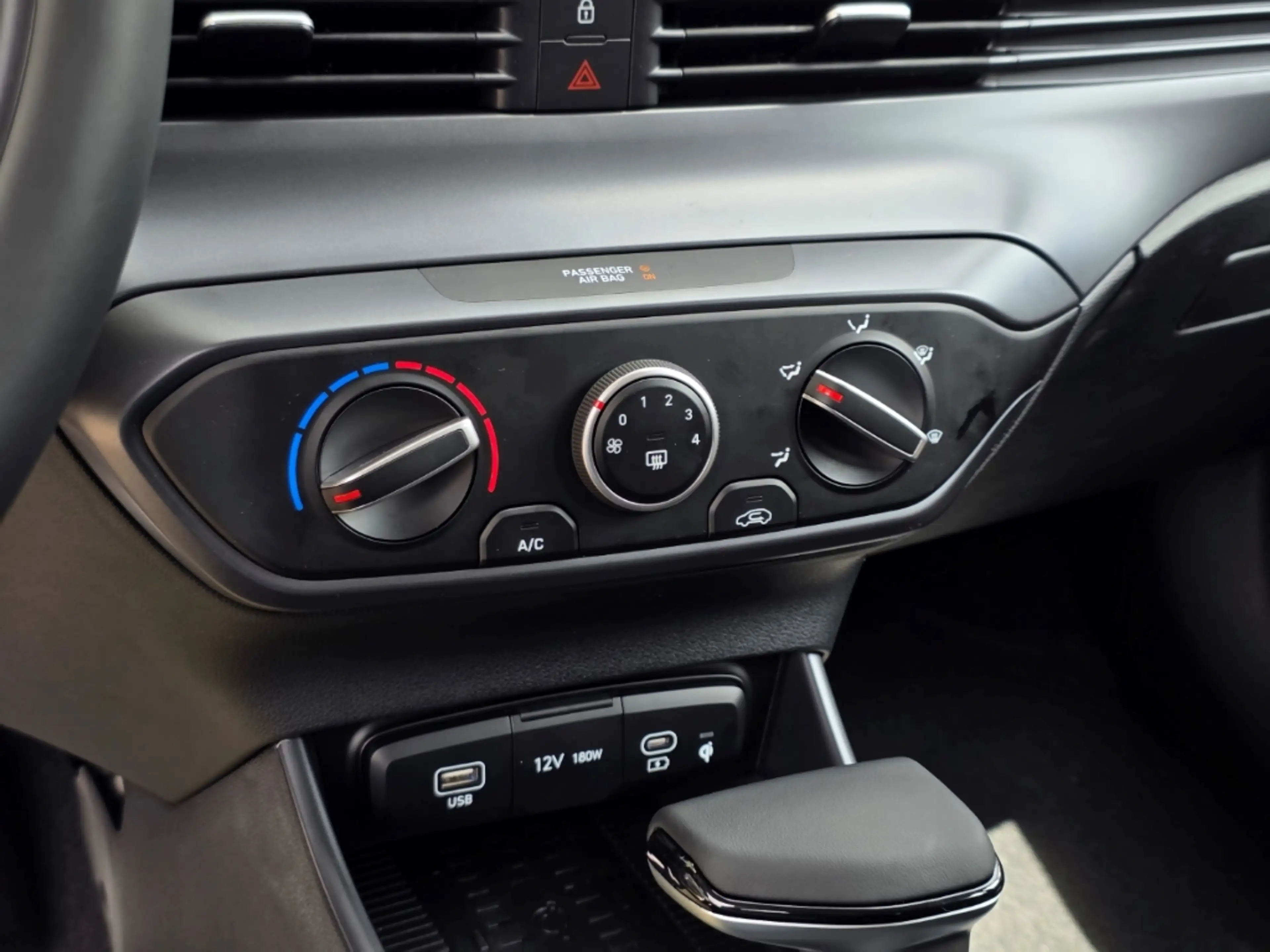 Hyundai BAYON 1.0 T-GDI 7-DCT Trend, Kamera, Navi, PDC, CarPlay, — photo 22
