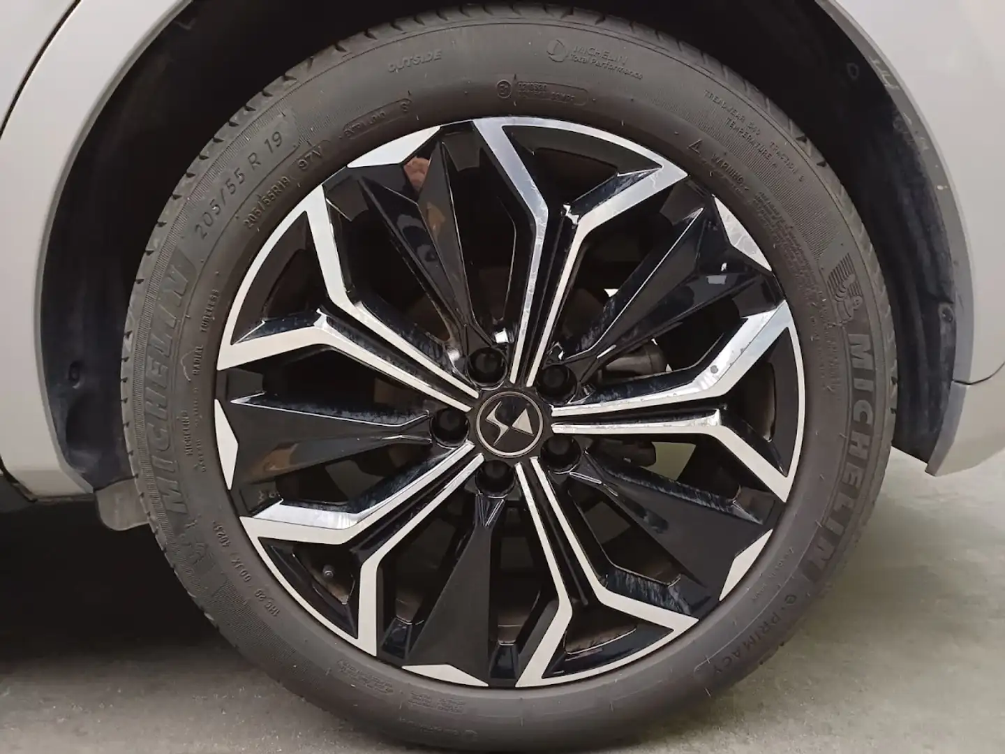 DS Automobiles DS 4 1.2 puretech 130CV Opera auto + tetto apribile Šedá - 2