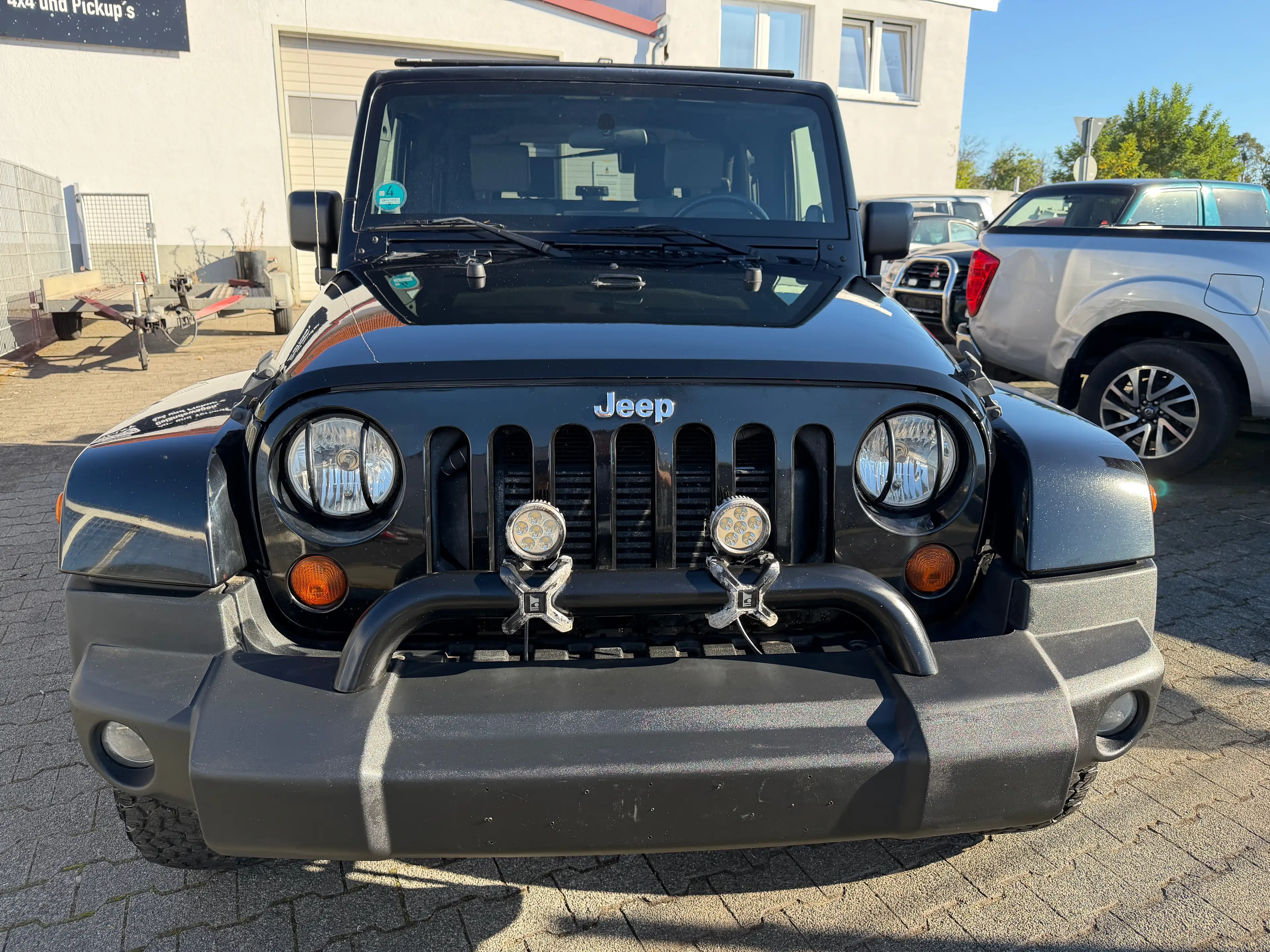 Jeep Wrangler Sahara — photo 8