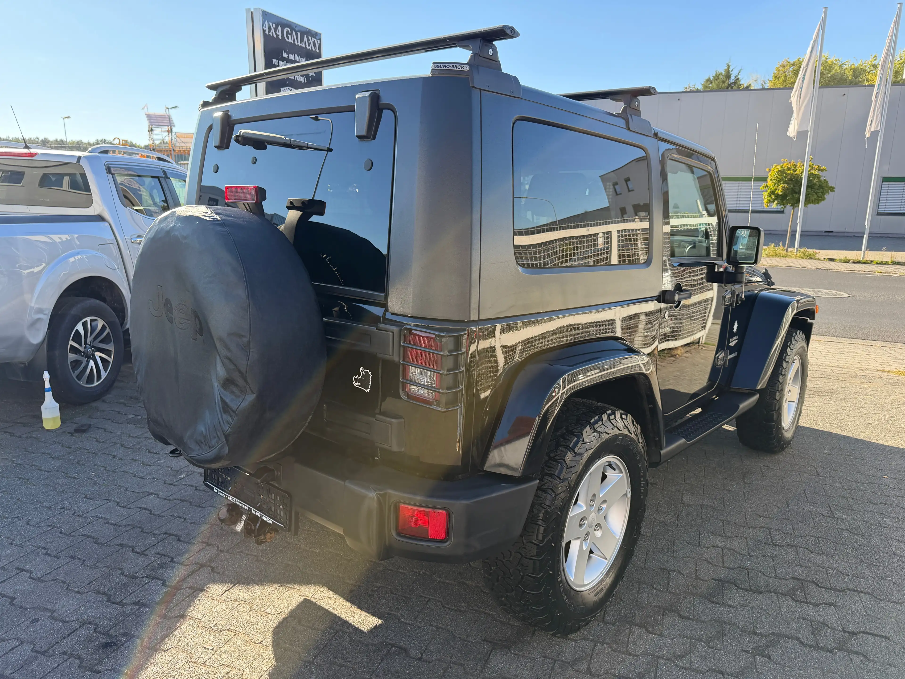 Jeep Wrangler Sahara — photo 5