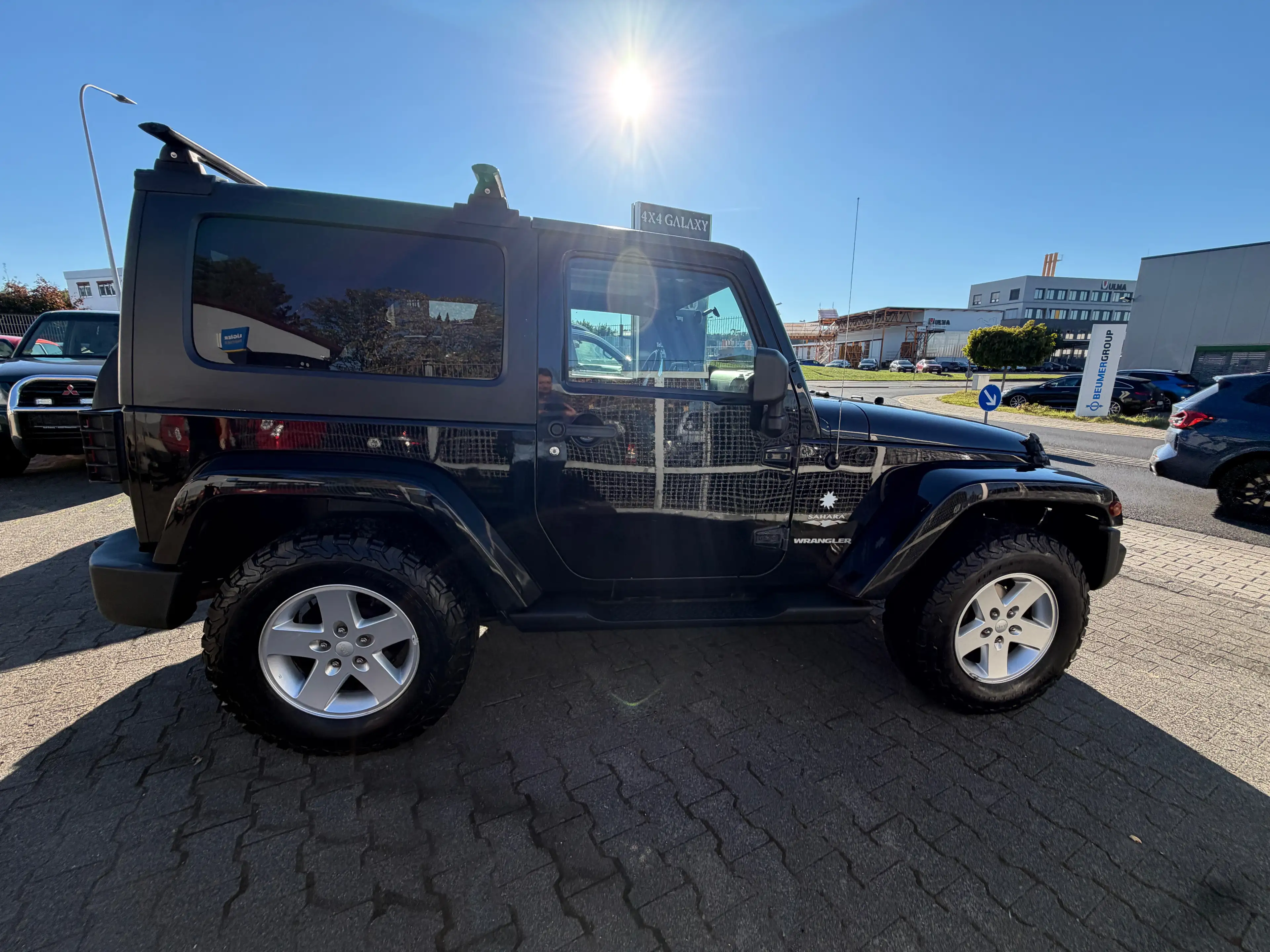 Jeep Wrangler Sahara — photo 6