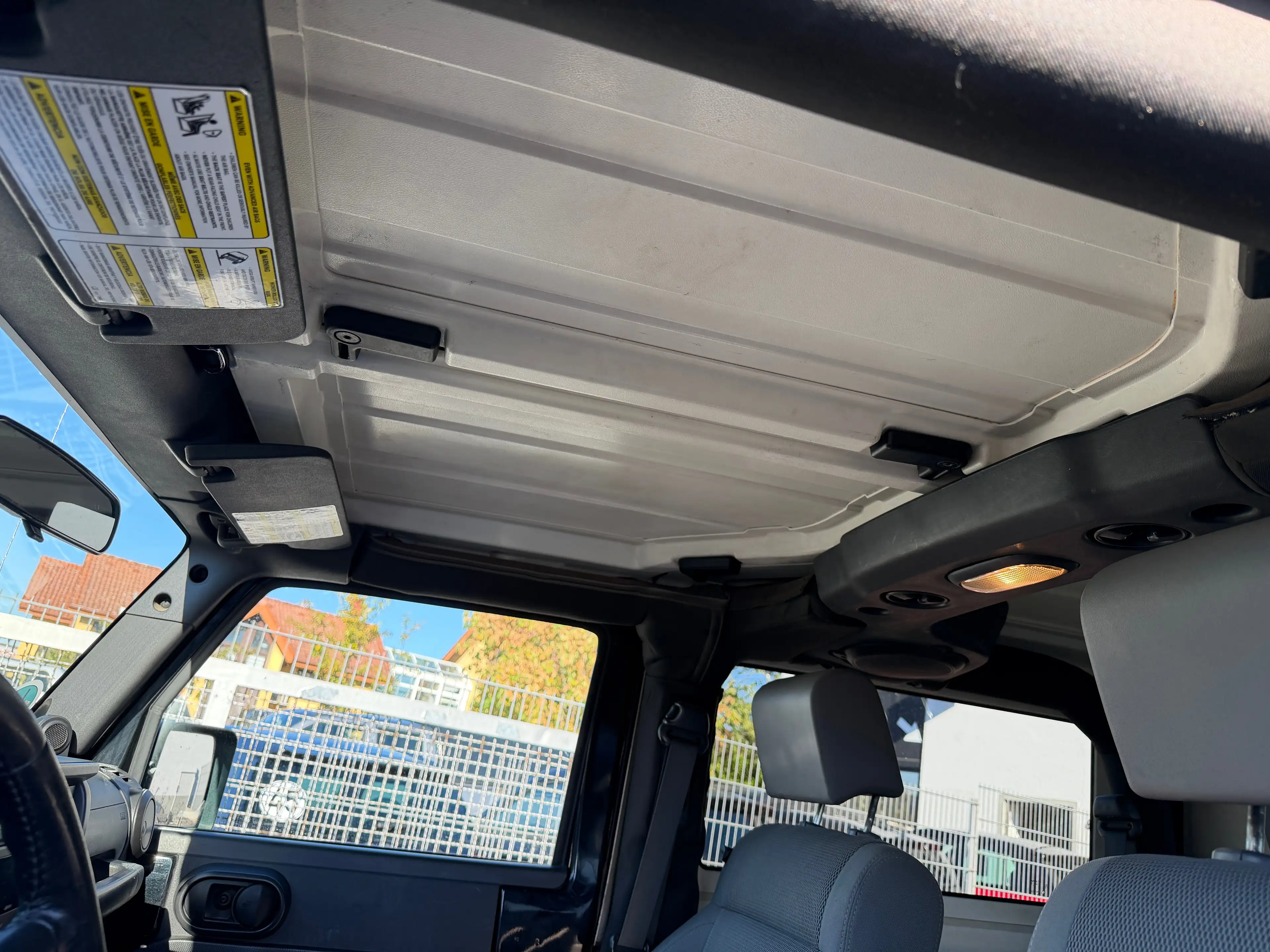 Jeep Wrangler Sahara — photo 15