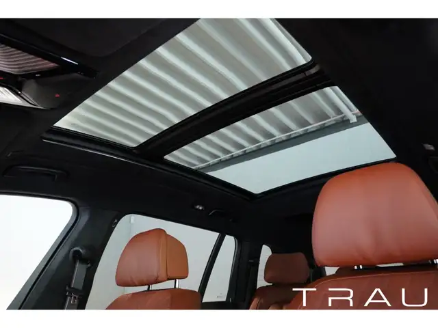 BMW X7 view 13