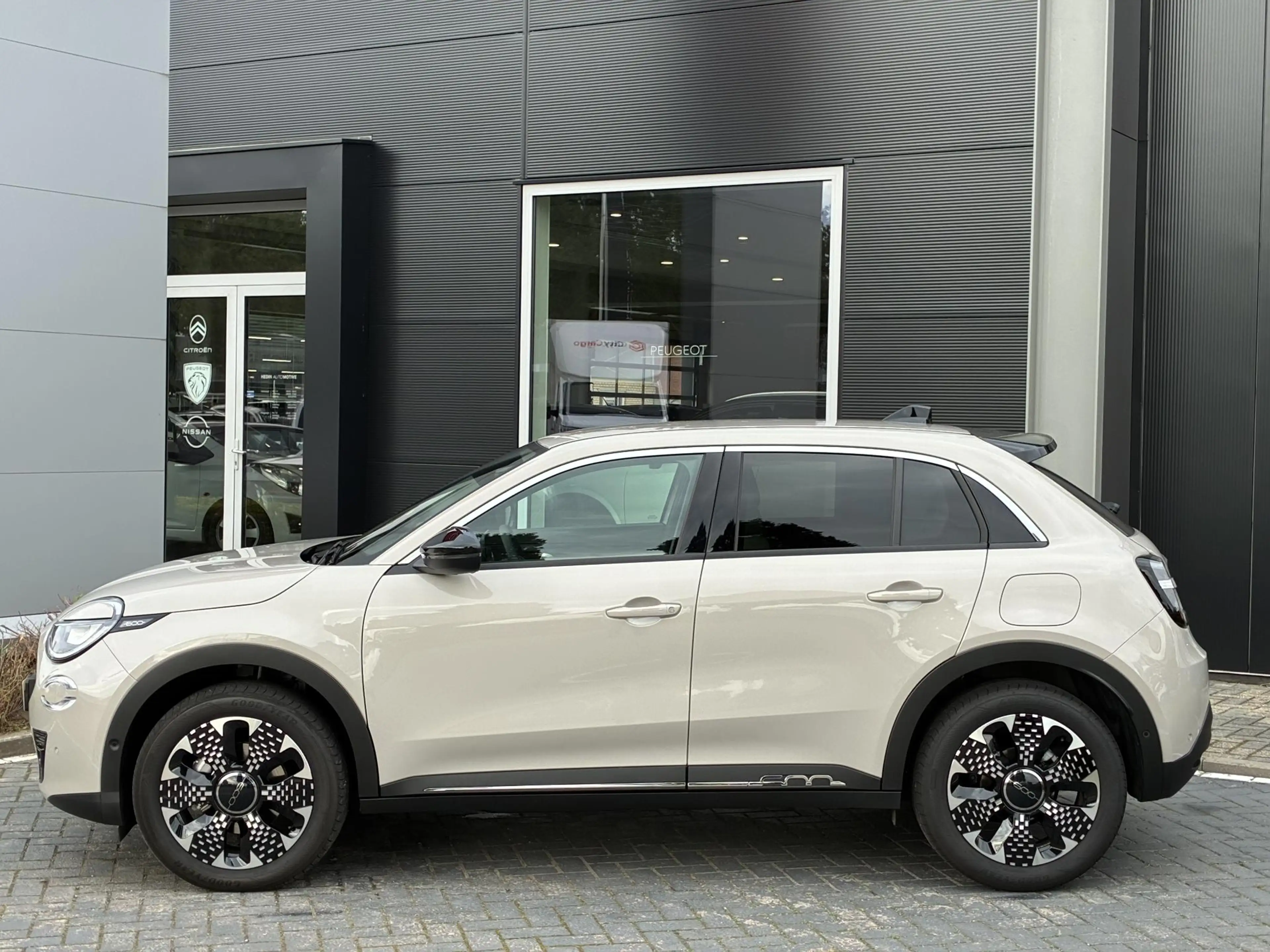 Fiat 600 110PK Hybrid La Prima | Clima | stoel massage | vo — photo 8