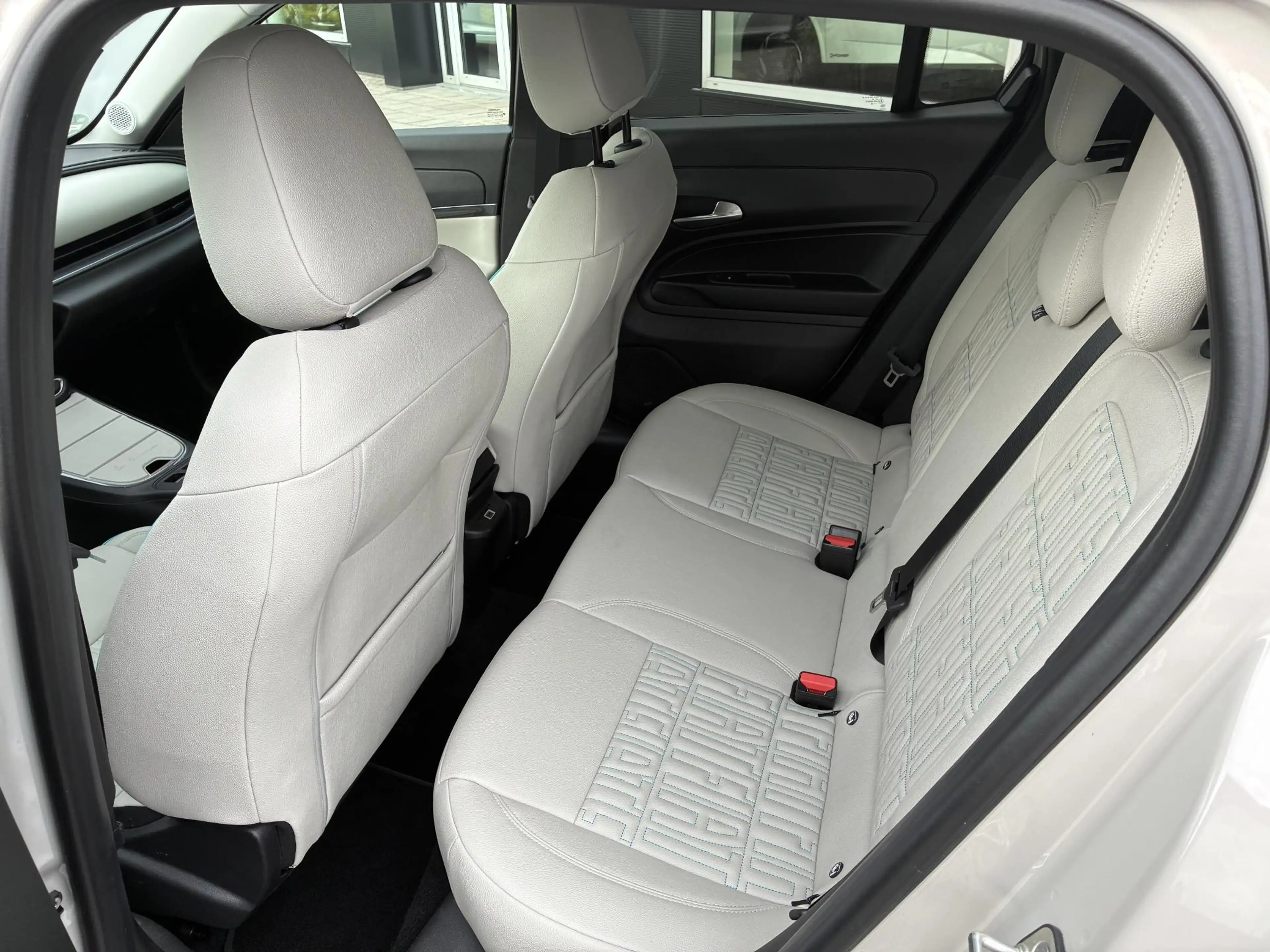 Fiat 600 110PK Hybrid La Prima | Clima | stoel massage | vo — photo 9