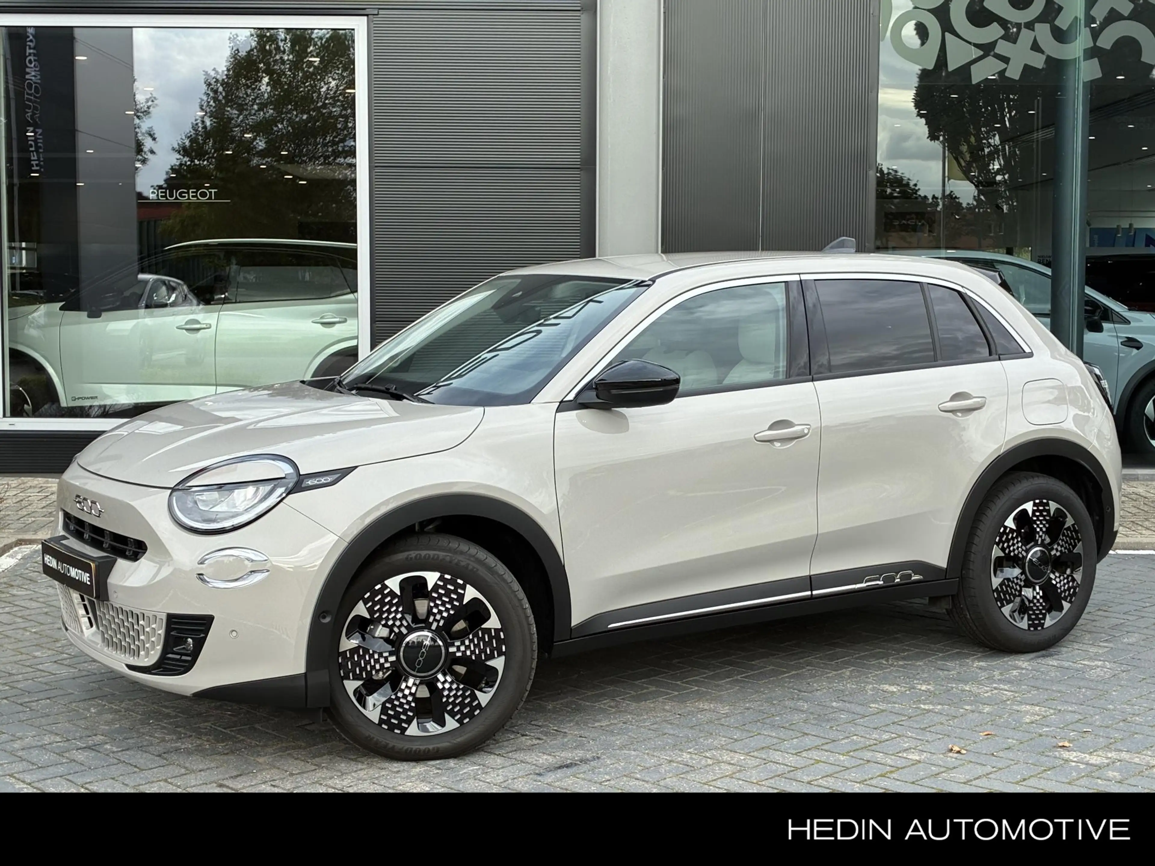 Fiat 600 110PK Hybrid La Prima | Clima | stoel massage | vo