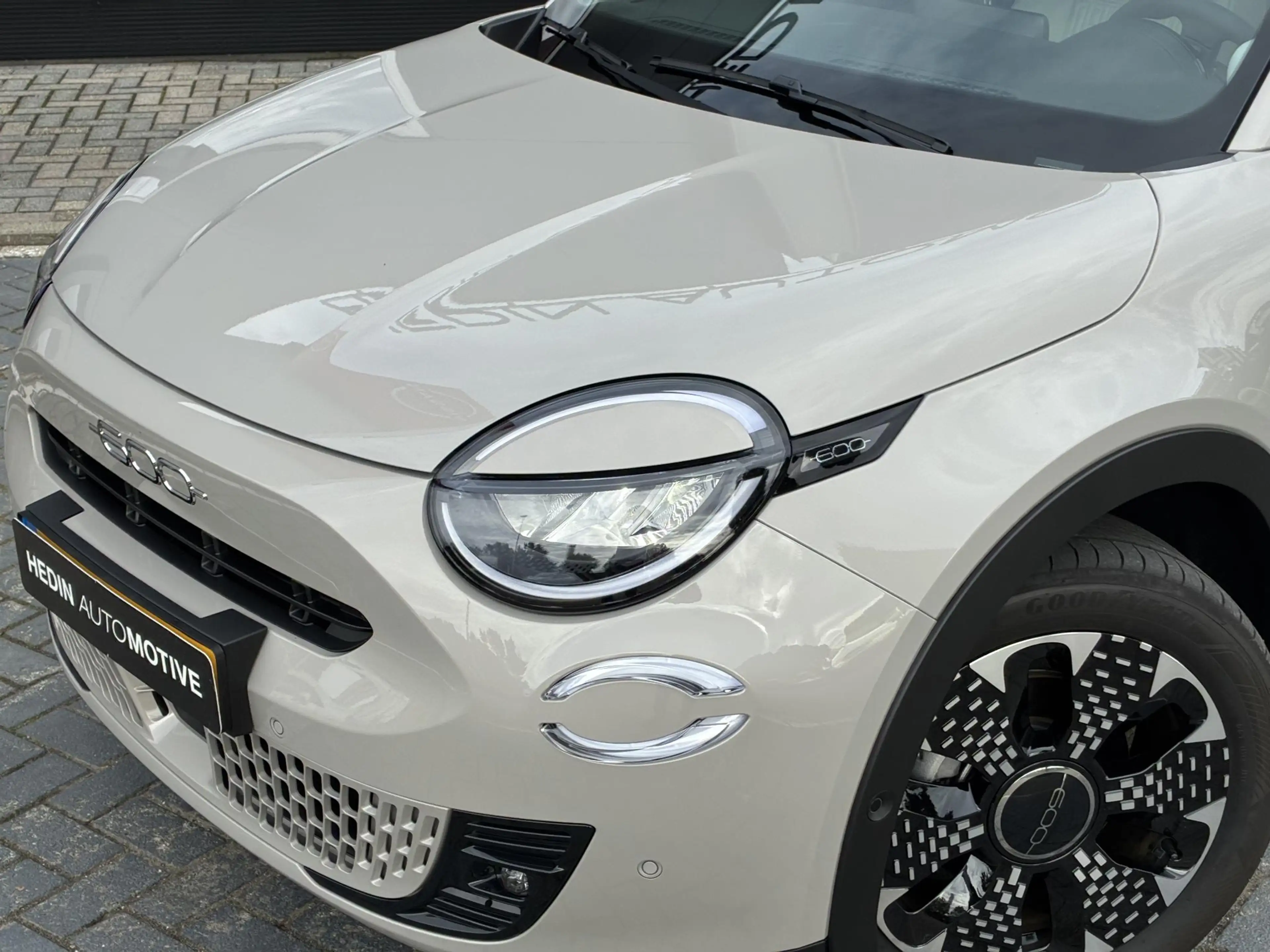 Fiat 600 110PK Hybrid La Prima | Clima | stoel massage | vo — photo 6
