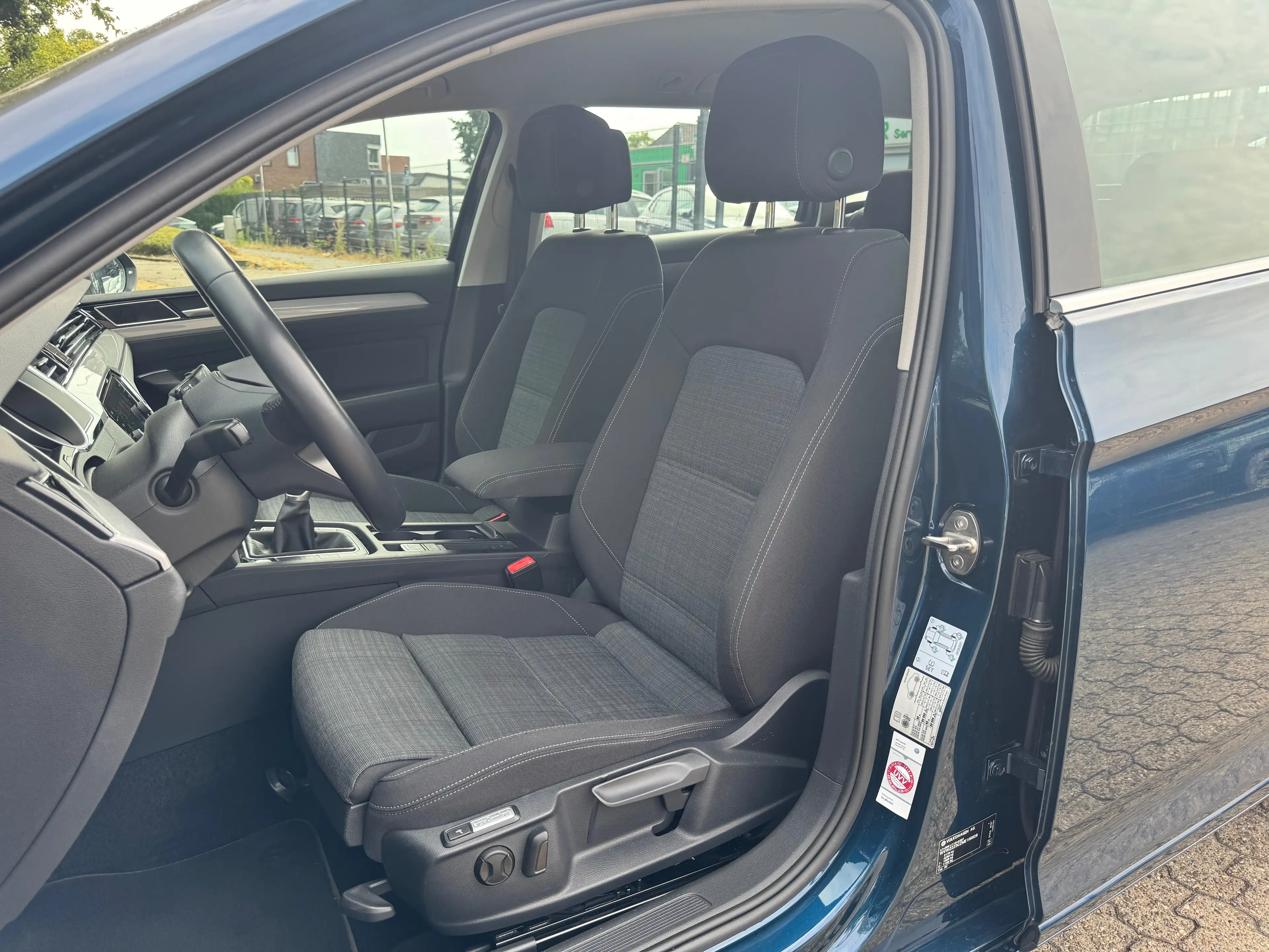 Volkswagen Passat Variant Passat Variant 2.0 TDI  Business LED, ACC, Navi — photo 7