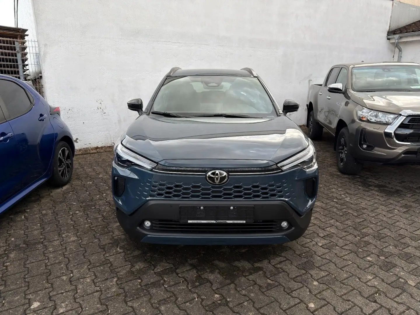 Toyota Corolla Cross 1,8-l-Hybrid Teamplayer (facelift) Grau - 2