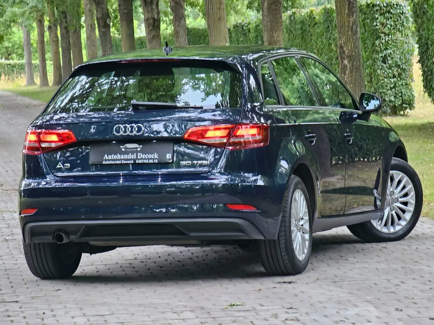 Audi A3 A3 30TFSI Stronic | AUTOMAAT | DAB | SPORTSTUUR Bleu - 2