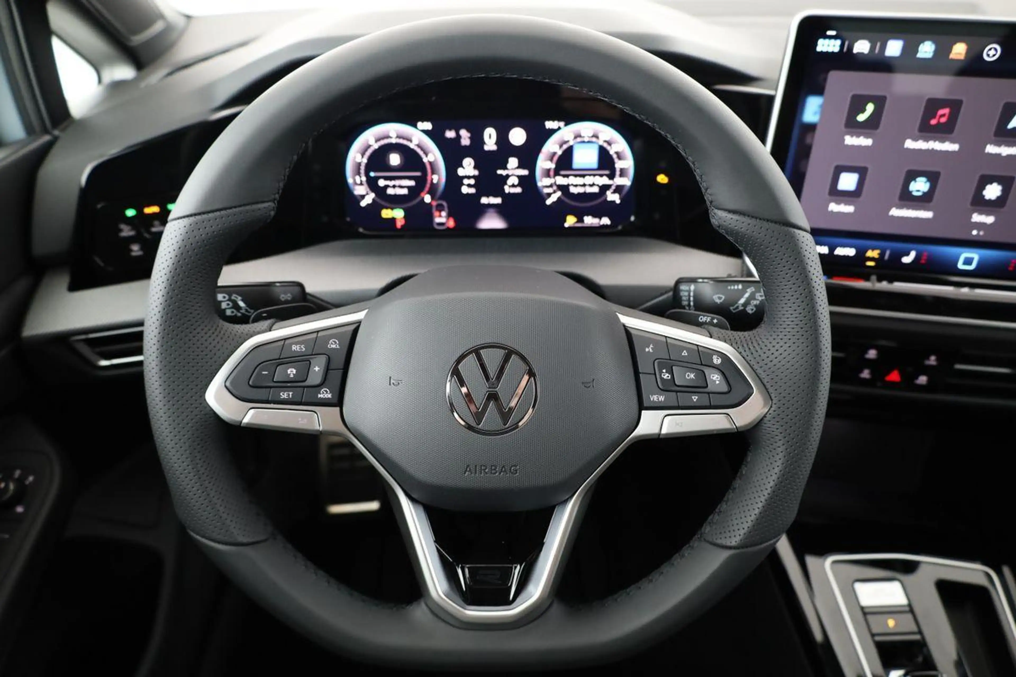 Volkswagen Golf 2.0 TSI 150 kW 4Motion R-Line VIII DSG 4M R-LIN... — photo 5