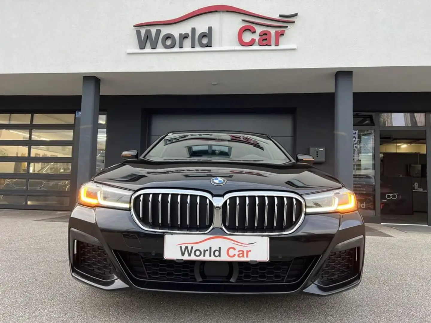 BMW 530 d xDrive M Sport Aut.Schiebedach-Standheizung Schwarz - 2