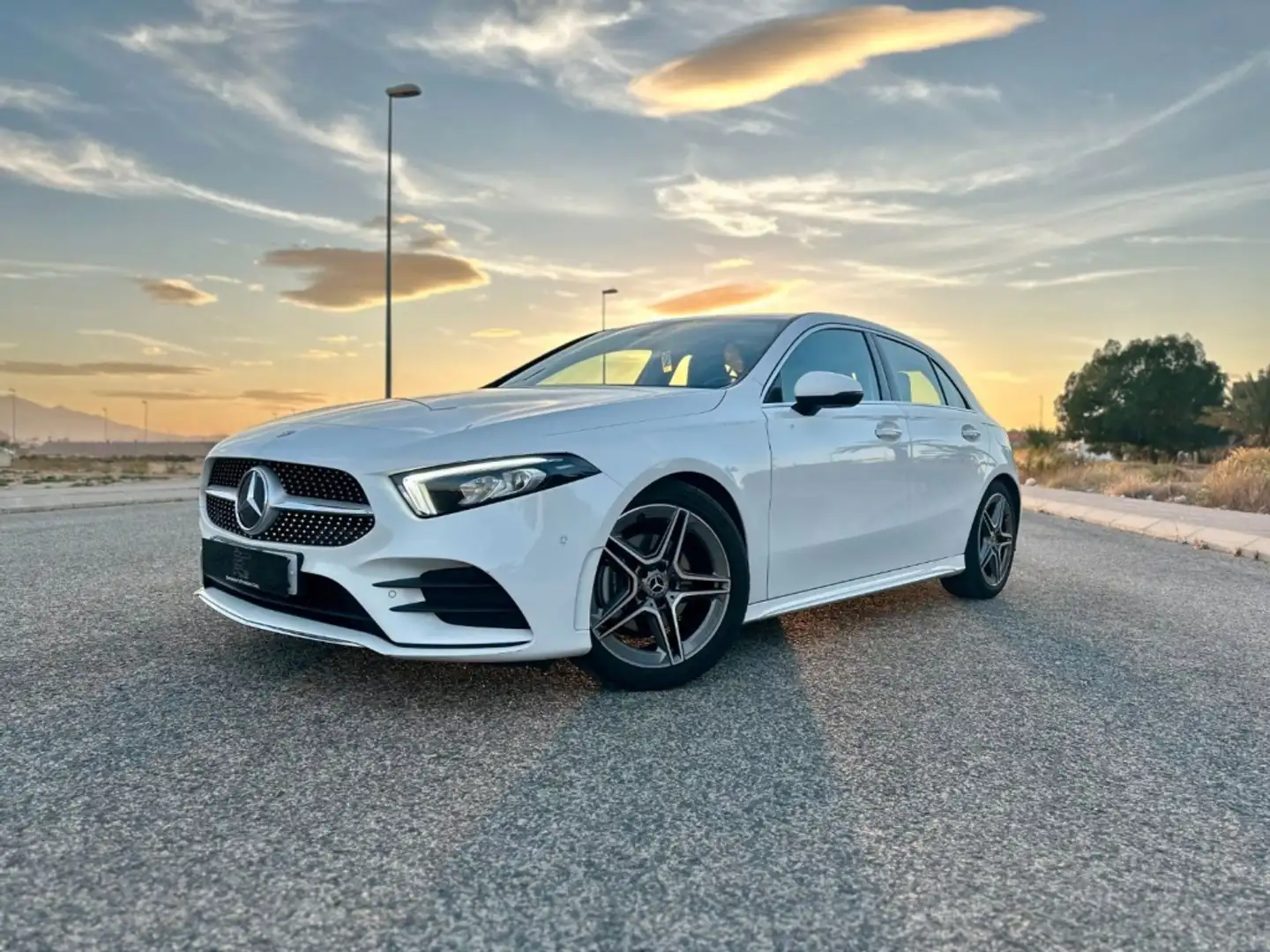 Mercedes-Benz A 180 180d 7G-DCT Blanc - 1