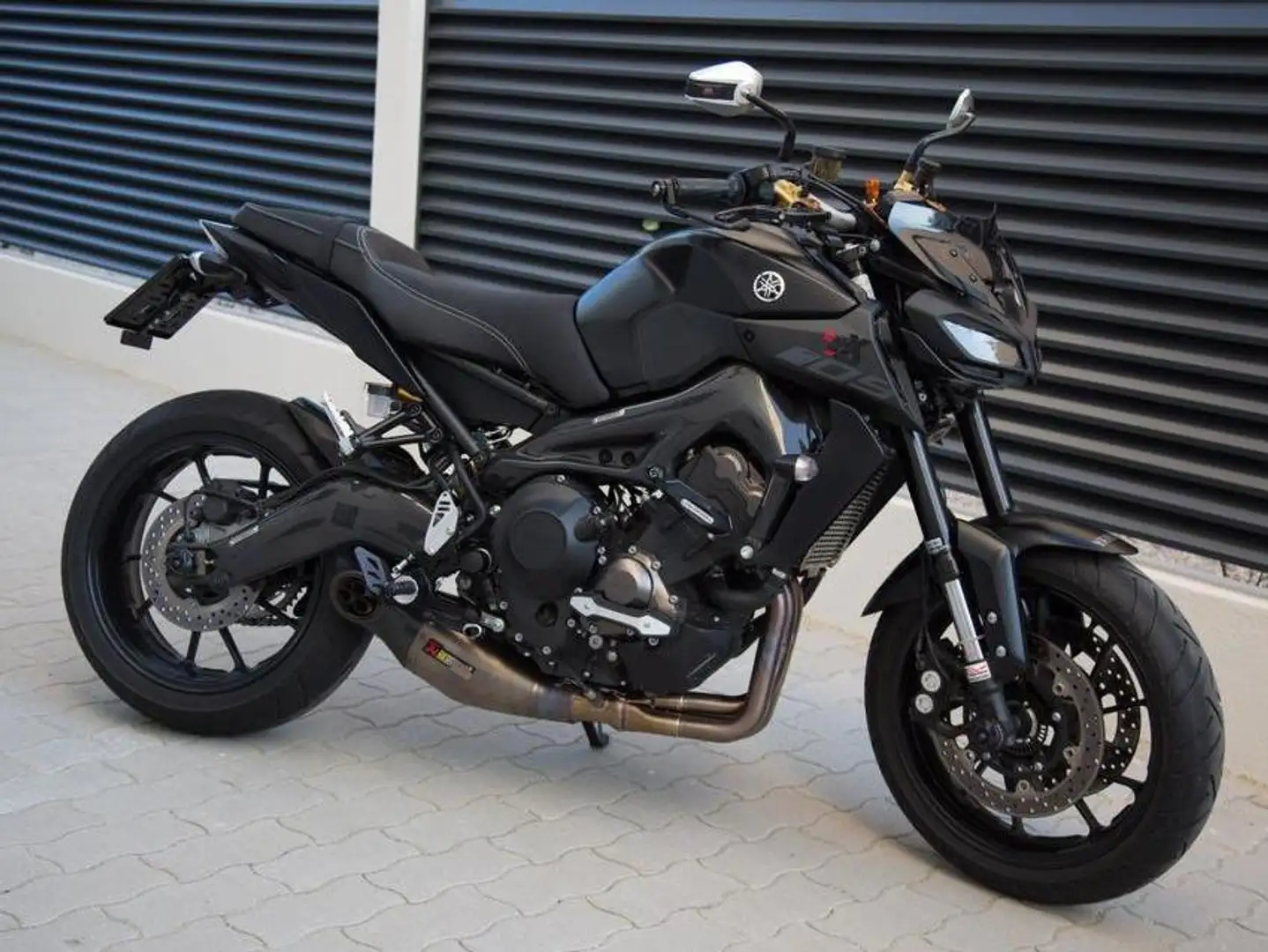 Yamaha MT-09 Noir - 1