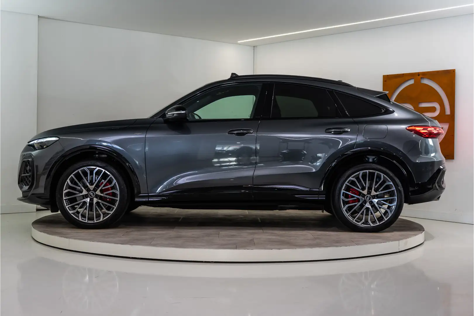 Audi Q5 Sportback e-hybrid 270KW Quattro S Edition 367PK | Grijs - 2