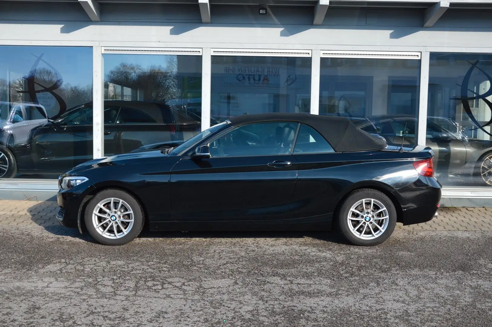 BMW 220 d Cabrio*AUTOMATIK*SHZ*NAVI*PDC*KLIMA* Schwarz - 2