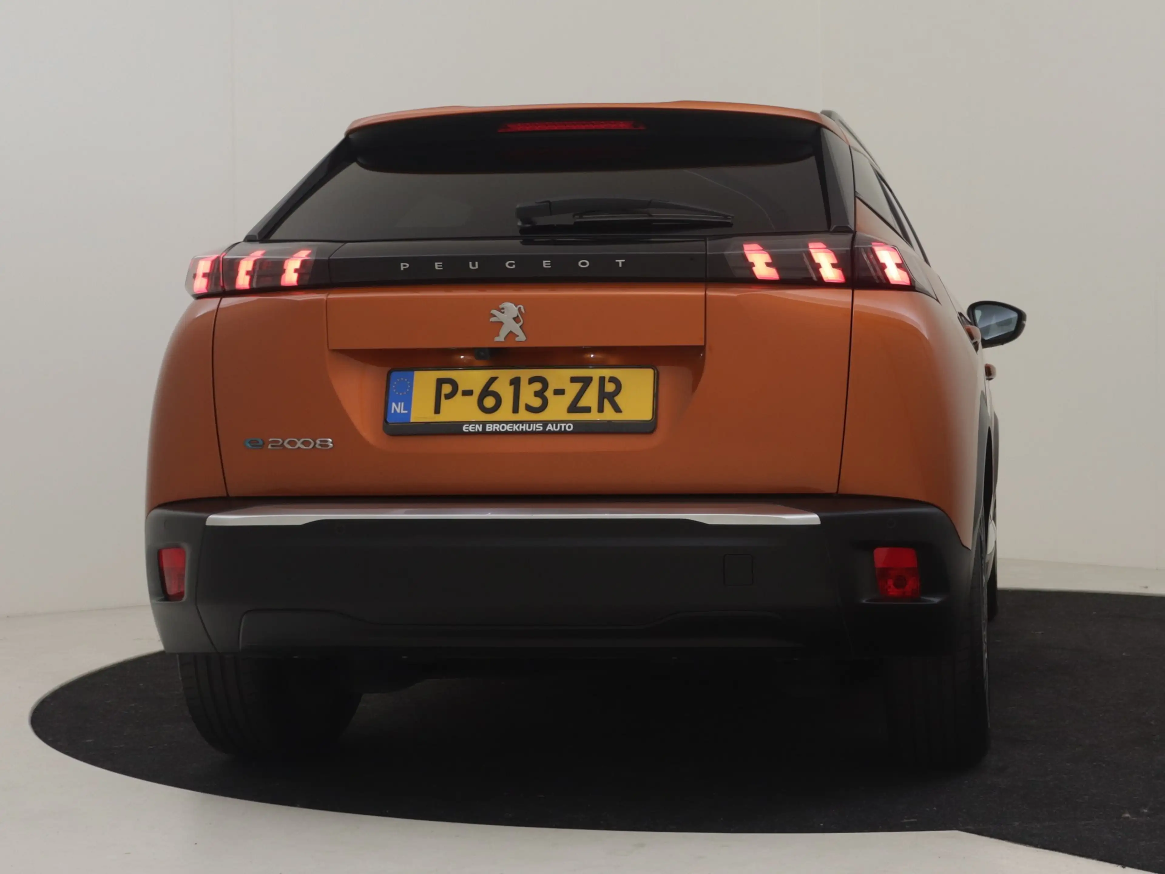 Peugeot e-2008 EV Allure Pack 50 kWh 136PK | Achteruitrijcamera | — photo 28