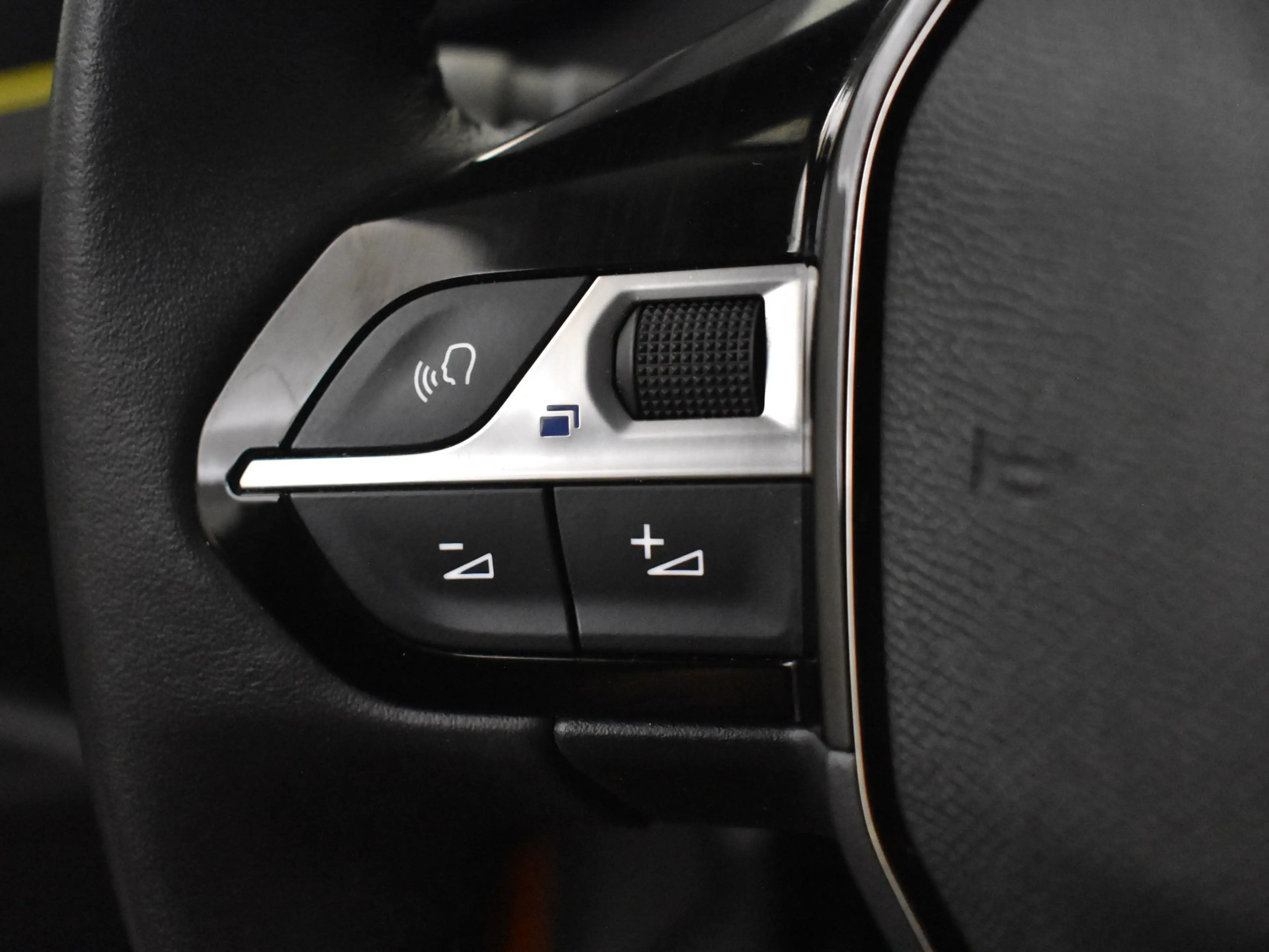 Peugeot e-2008 EV Allure Pack 50 kWh 136PK | Achteruitrijcamera | — photo 14