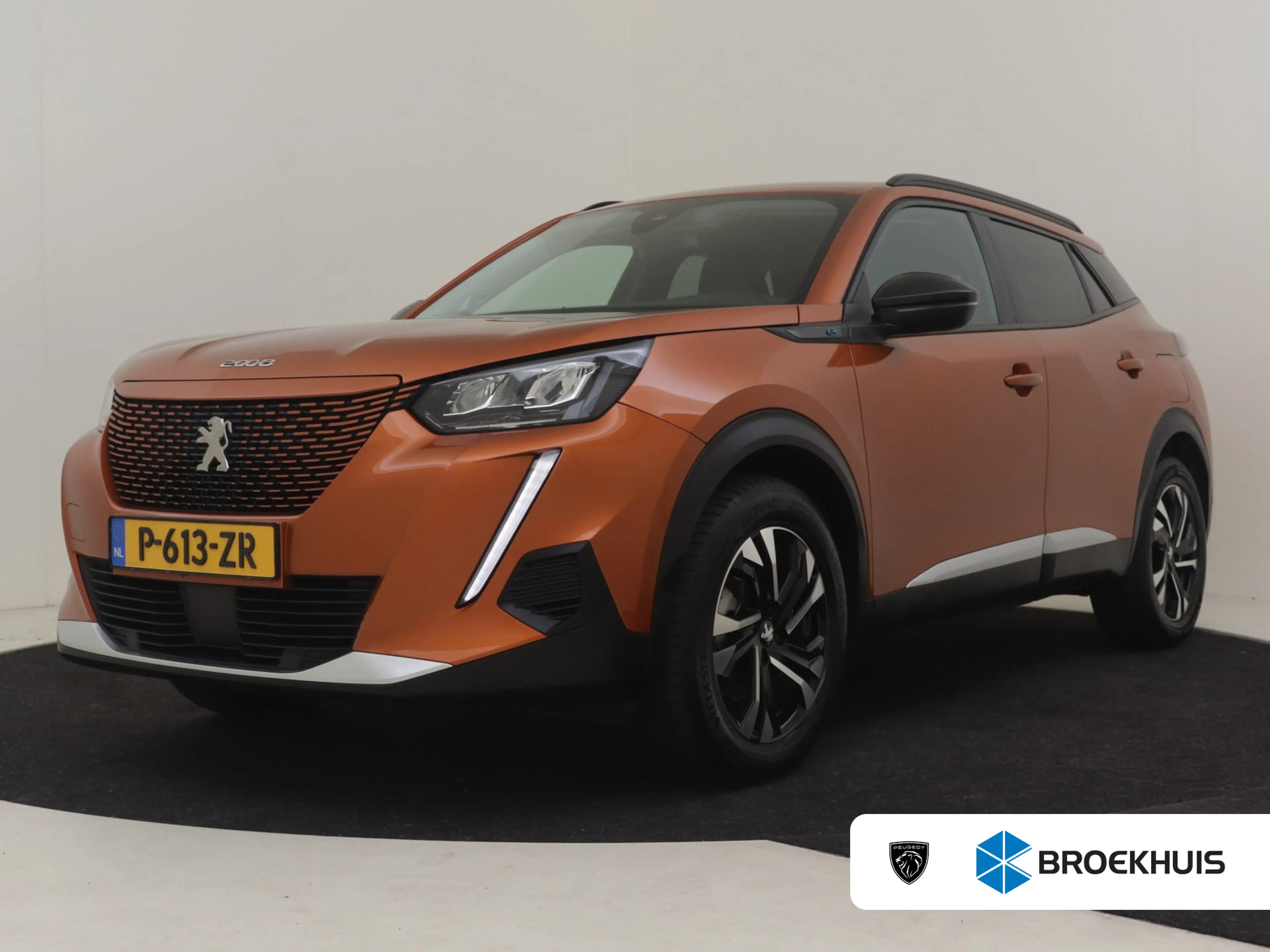 Peugeot e-2008 EV Allure Pack 50 kWh 136PK | Achteruitrijcamera |