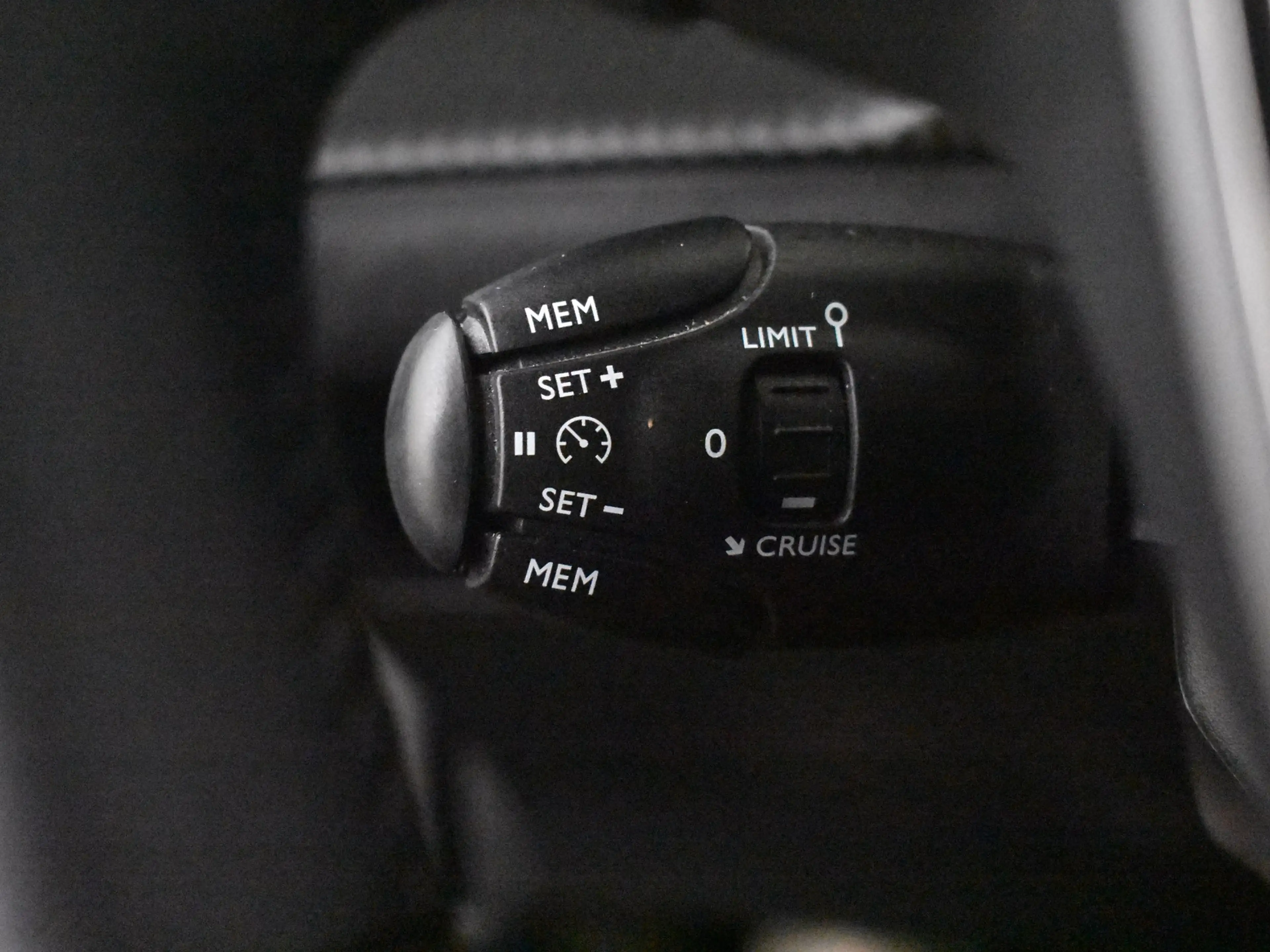 Peugeot e-2008 EV Allure Pack 50 kWh 136PK | Achteruitrijcamera | — photo 16