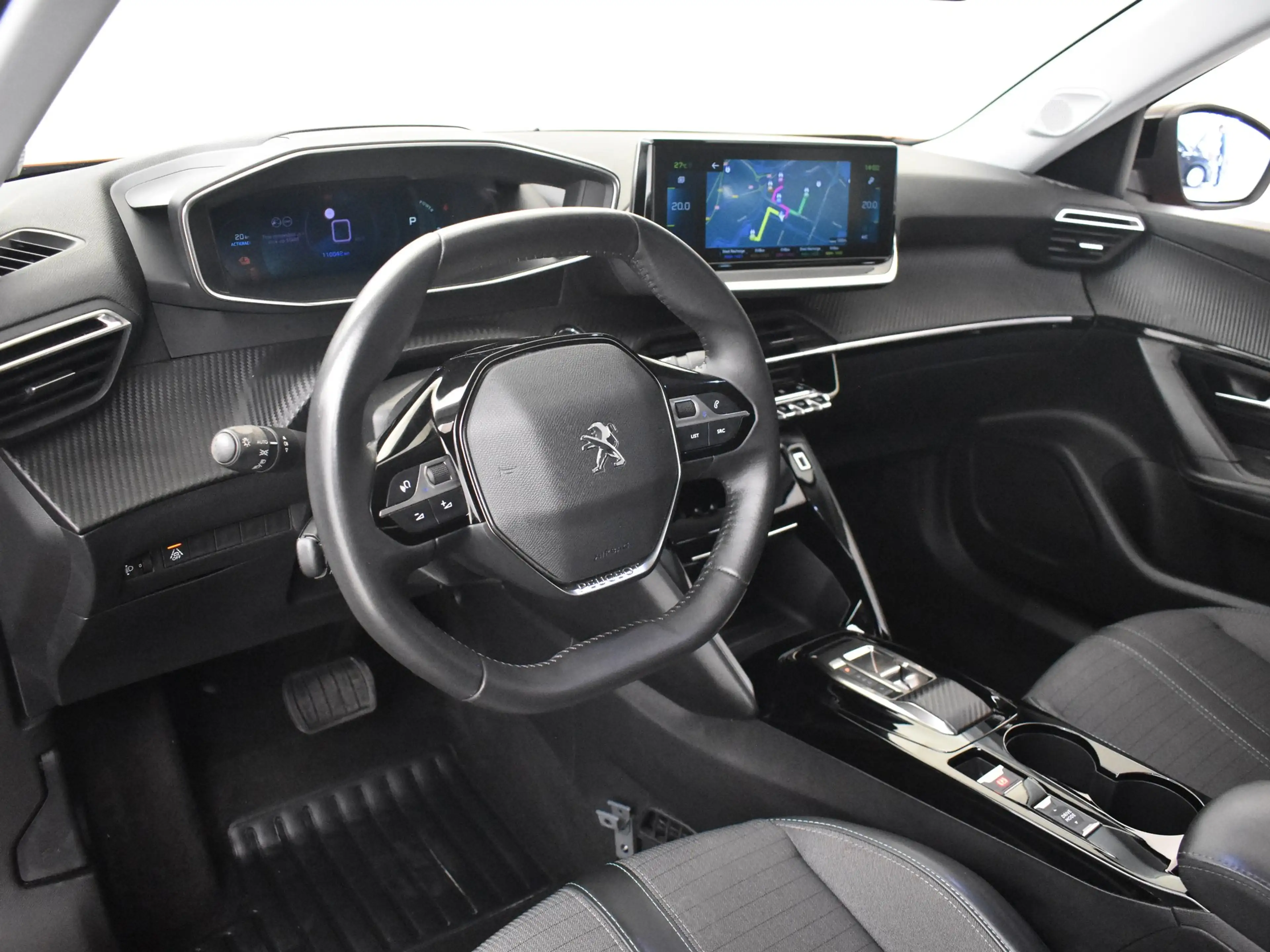 Peugeot e-2008 EV Allure Pack 50 kWh 136PK | Achteruitrijcamera | — photo 4