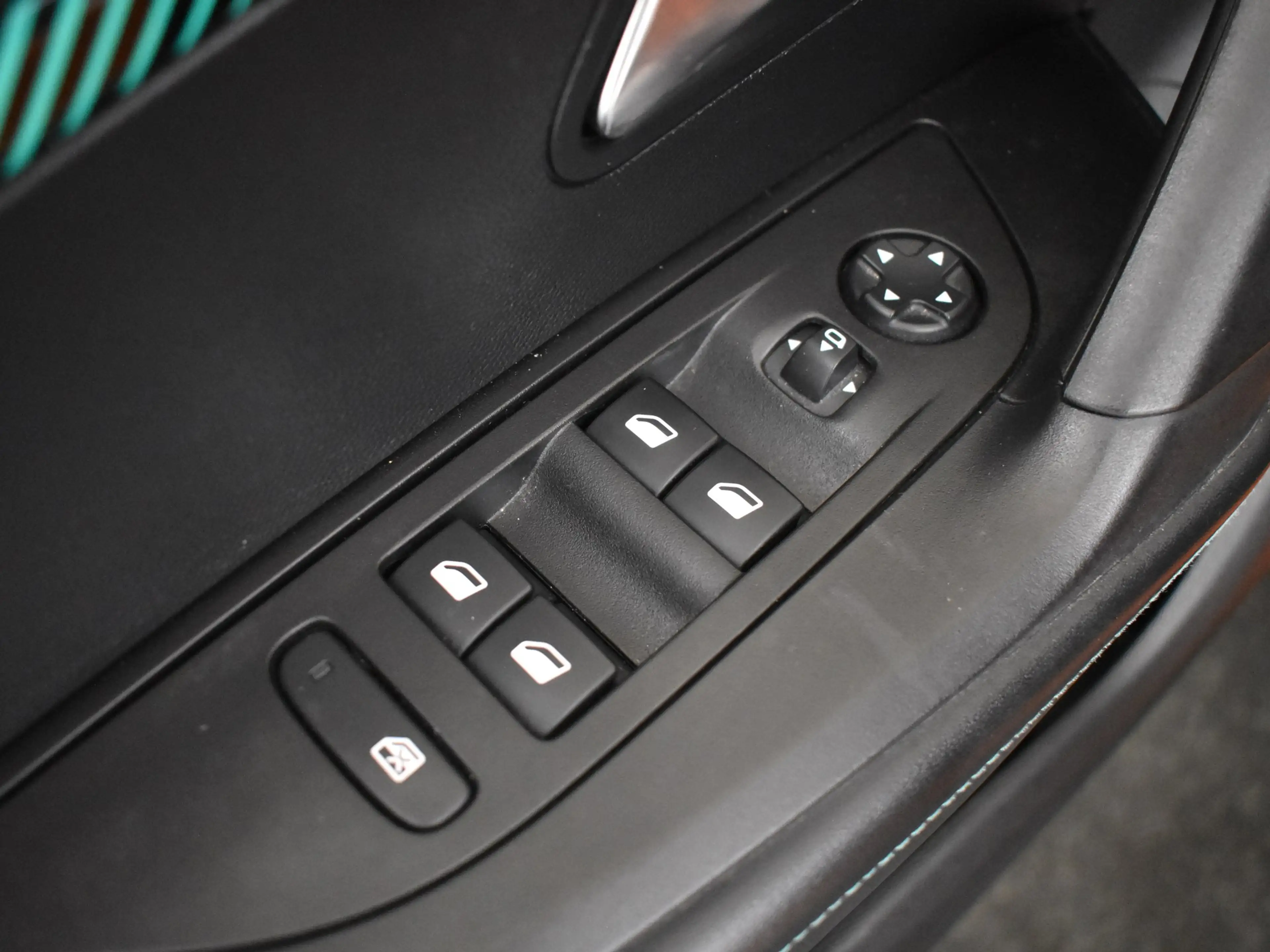 Peugeot e-2008 EV Allure Pack 50 kWh 136PK | Achteruitrijcamera | — photo 8